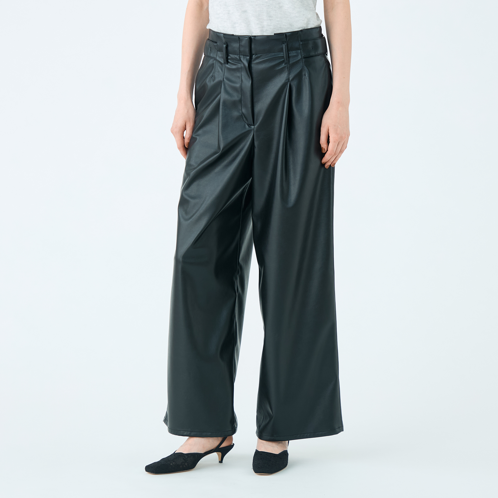 レザーライククロス サイドタブパンツ｜トゥモローランド 公式通販