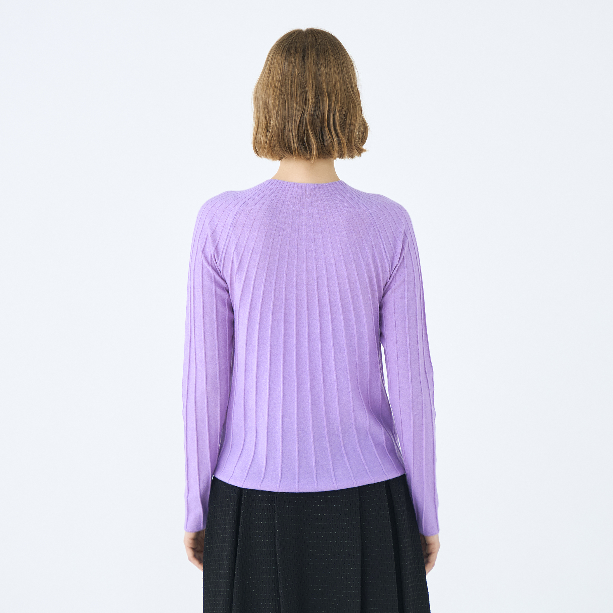 ストレッチカシミヤ ソフトビルドネックプルオーバー