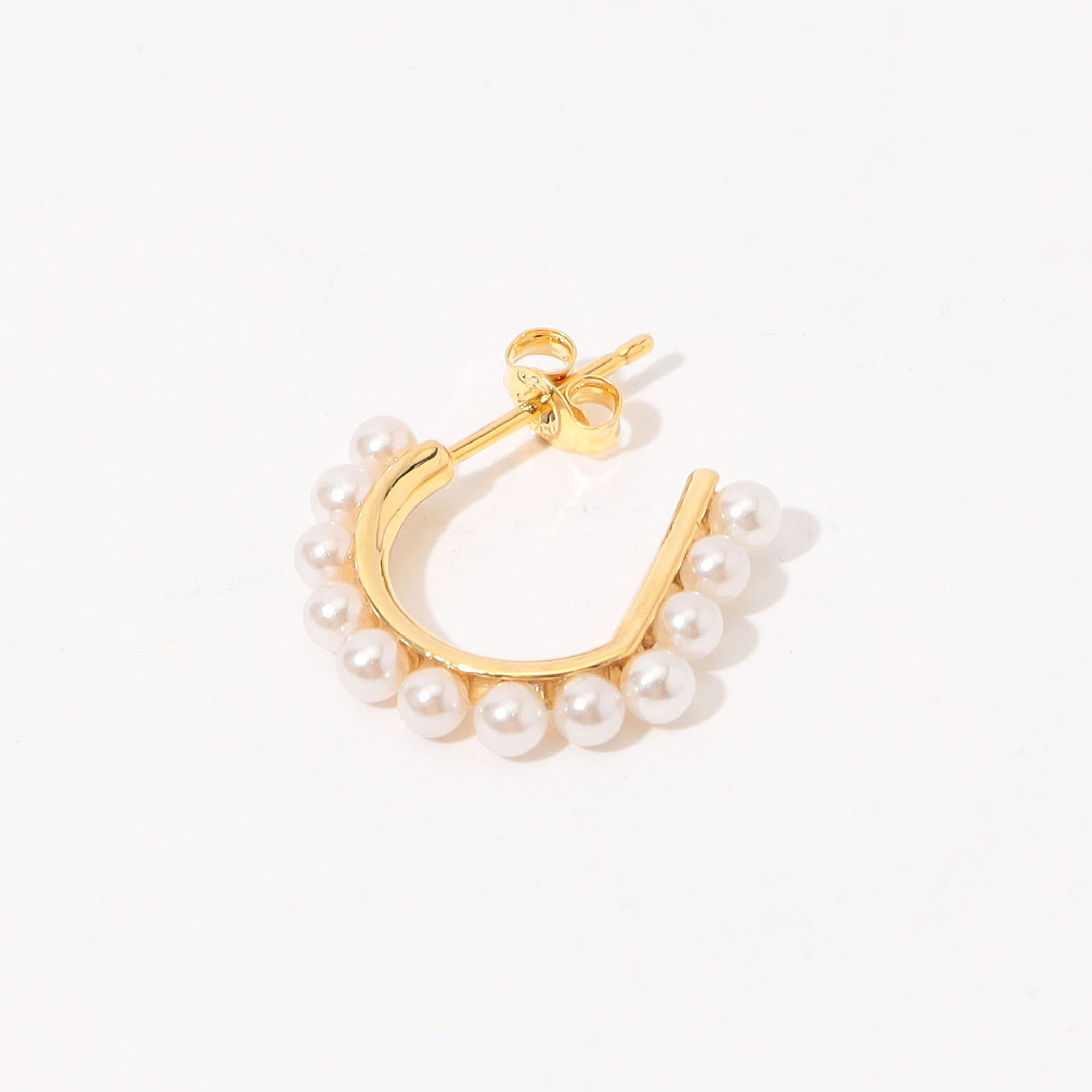 別注】januka パールフープ スモールピアス｜トゥモローランド