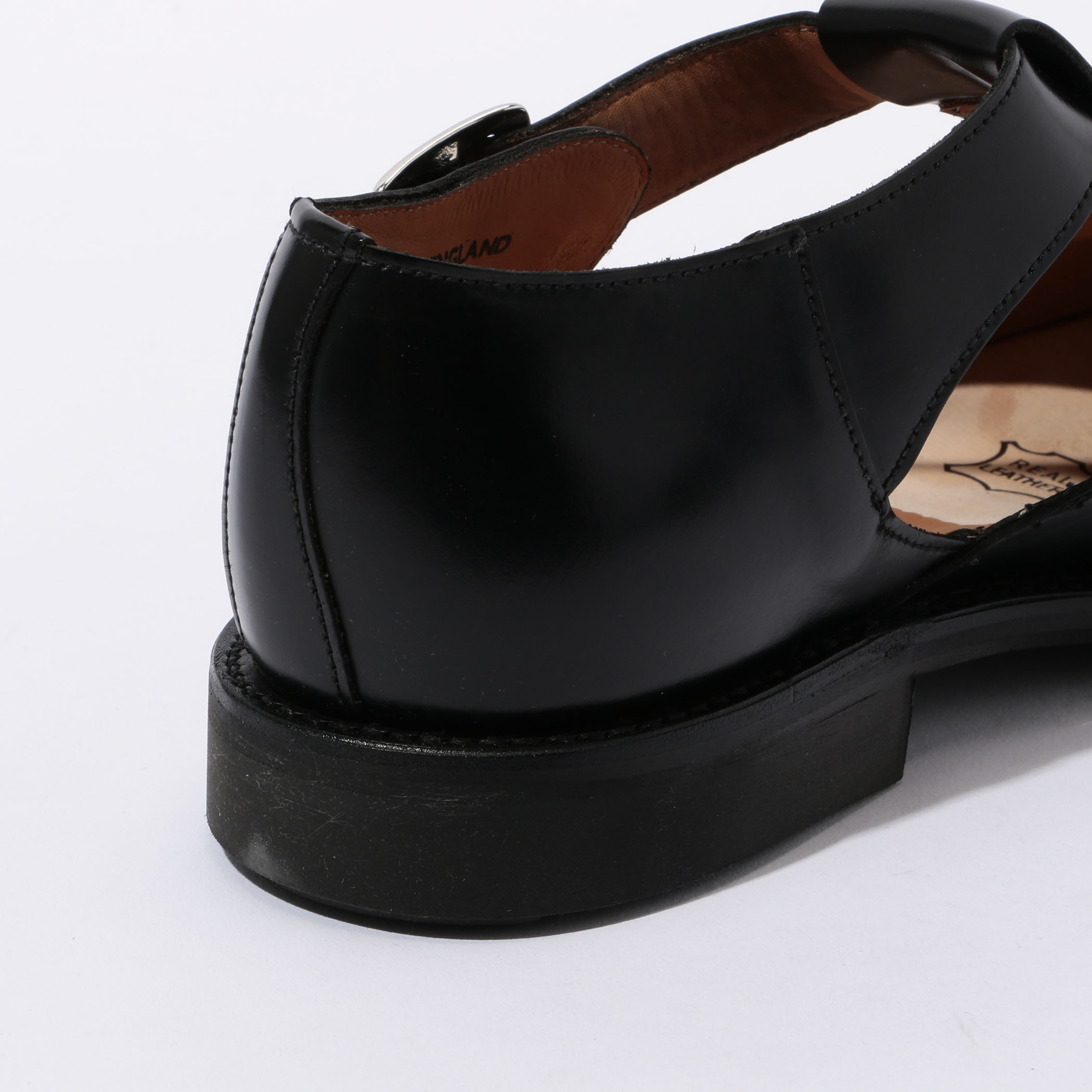 □□□SANDERS ポリッシュドレザー Tストラップ ミリタリーサンダル