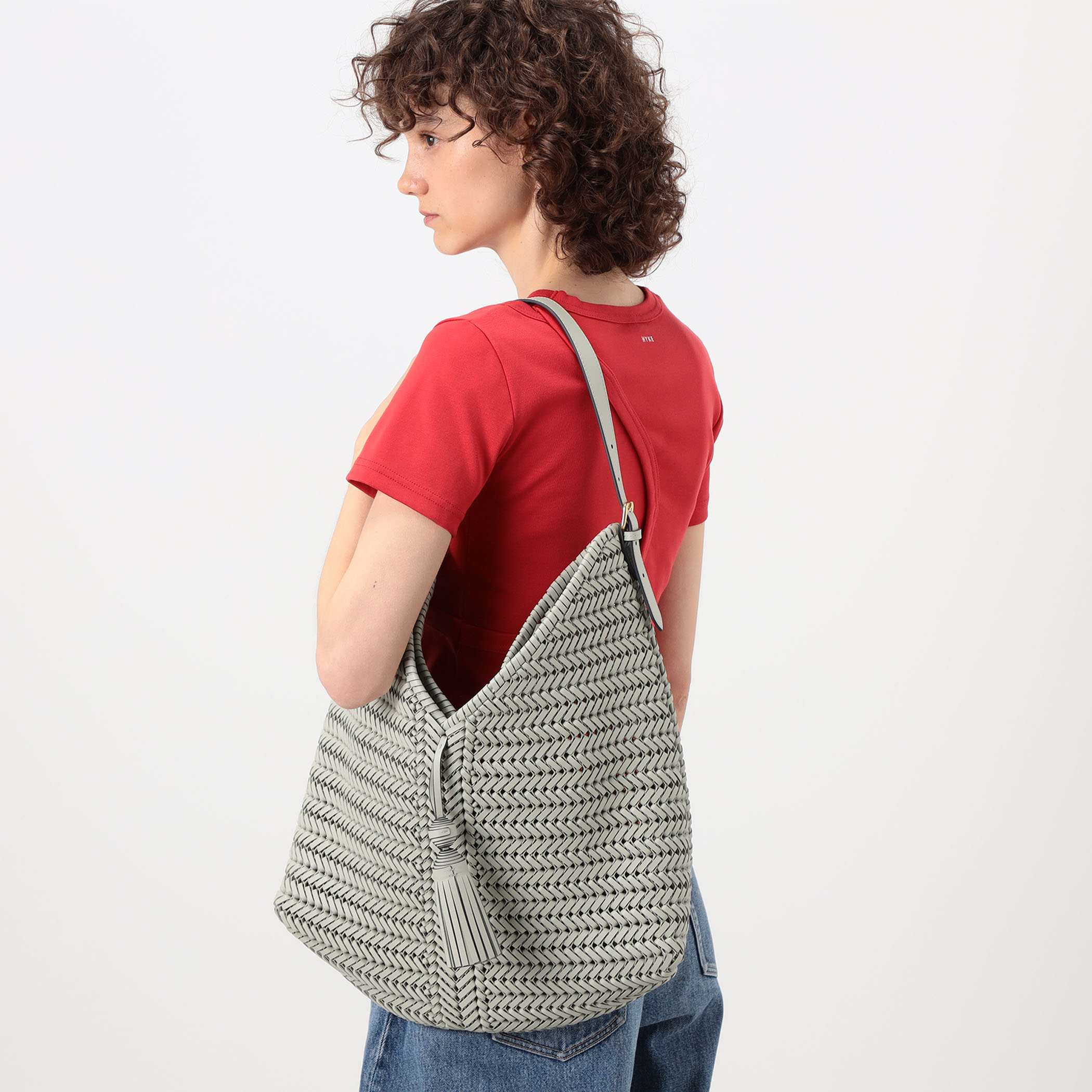 ANYA HINDMARCH NEESON TASSEL HOBO バッグ｜トゥモローランド 公式サイト