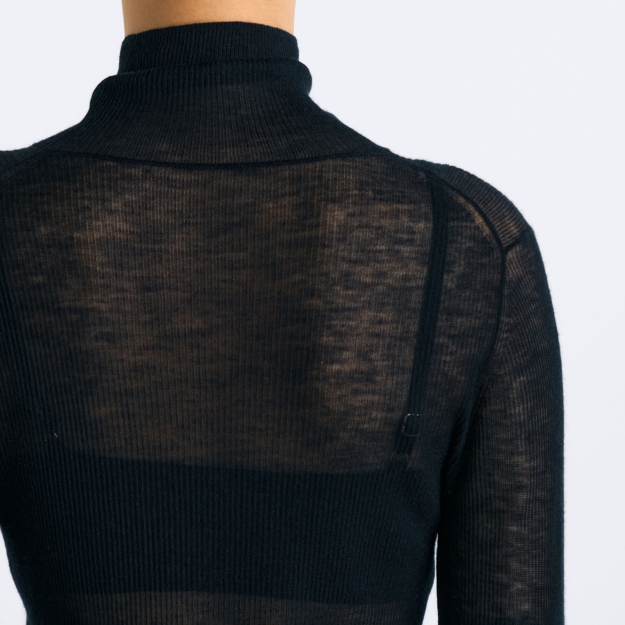 カシミヤ シアー タートルネック ニット｜トゥモローランド 公式通販