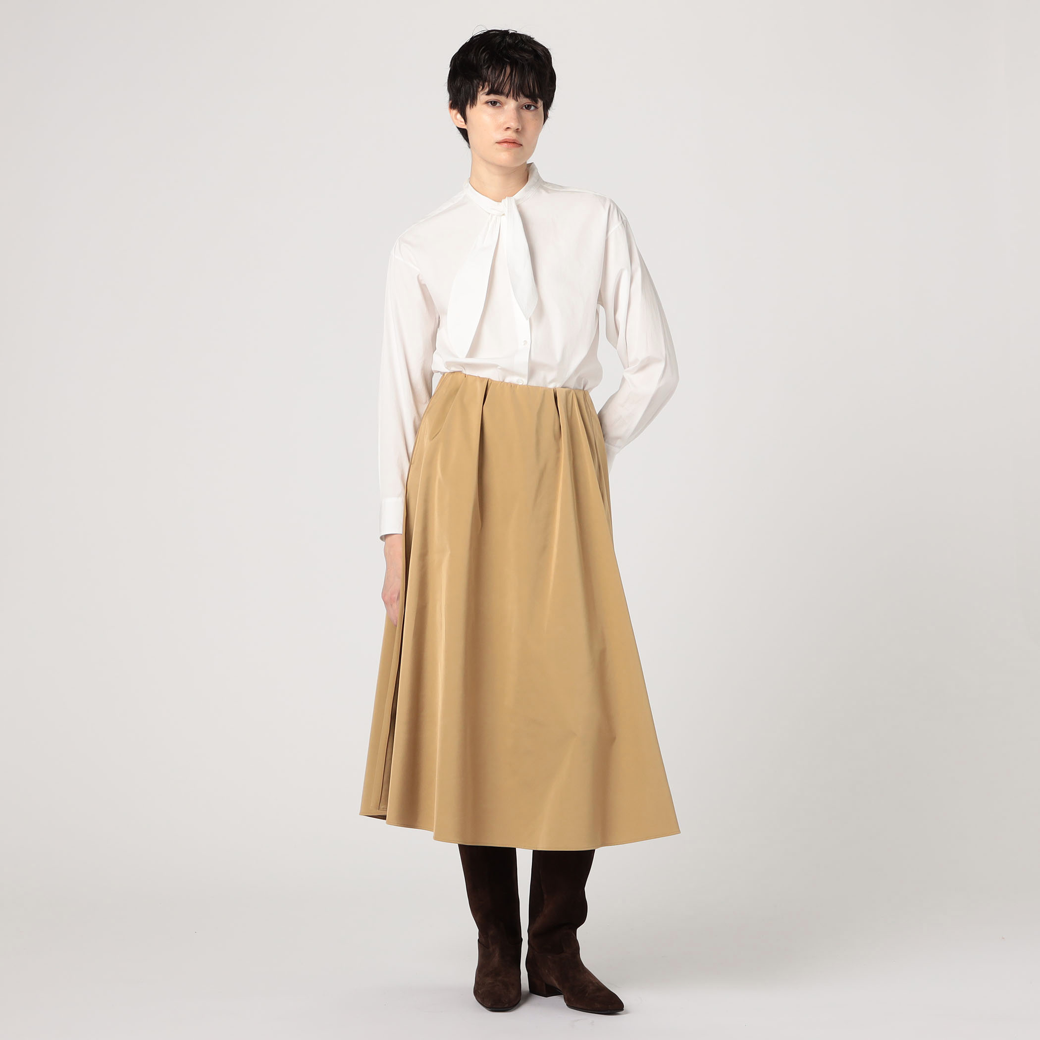 ダブルサテン タックギャザーフレアスカート｜トゥモローランド 公式通販