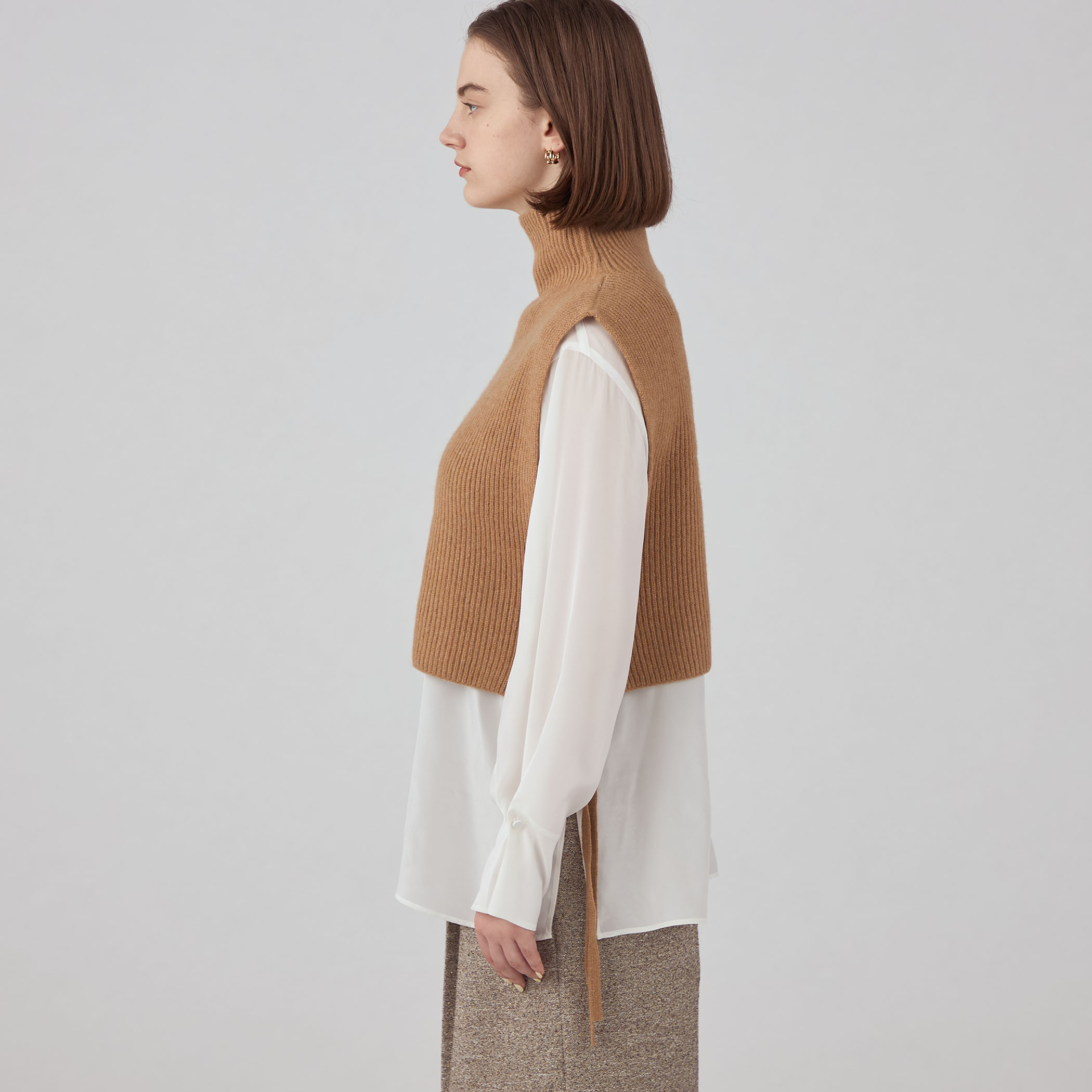 Cashmere Collection ハイネックベスト｜トゥモローランド 公式通販