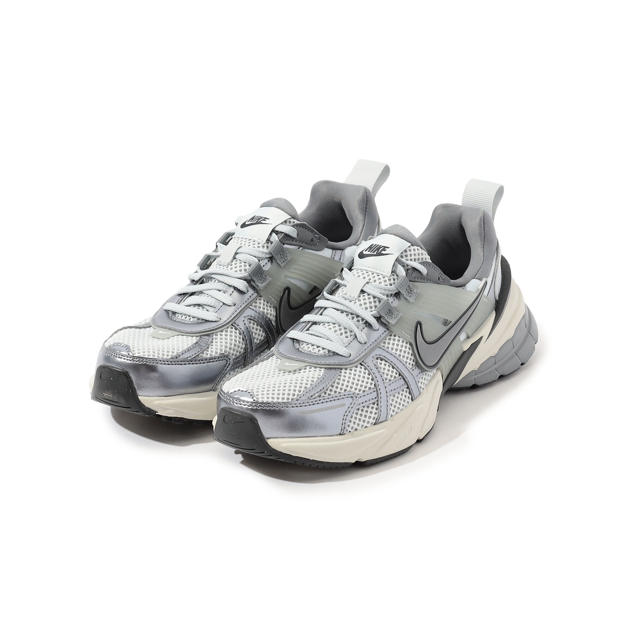 Nike V2K RUN スニーカー