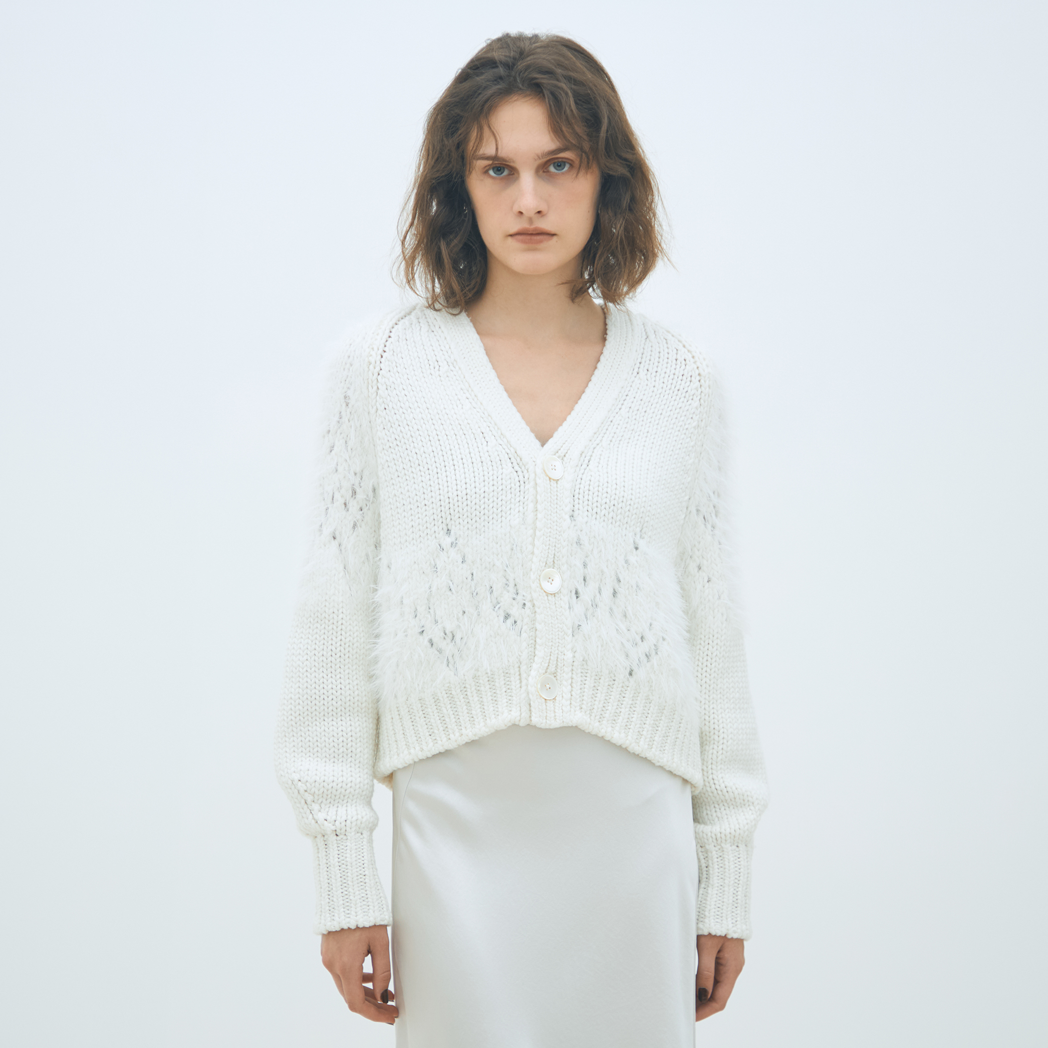 アイレットシャギー Vネックカーディガン｜トゥモローランド 公式通販