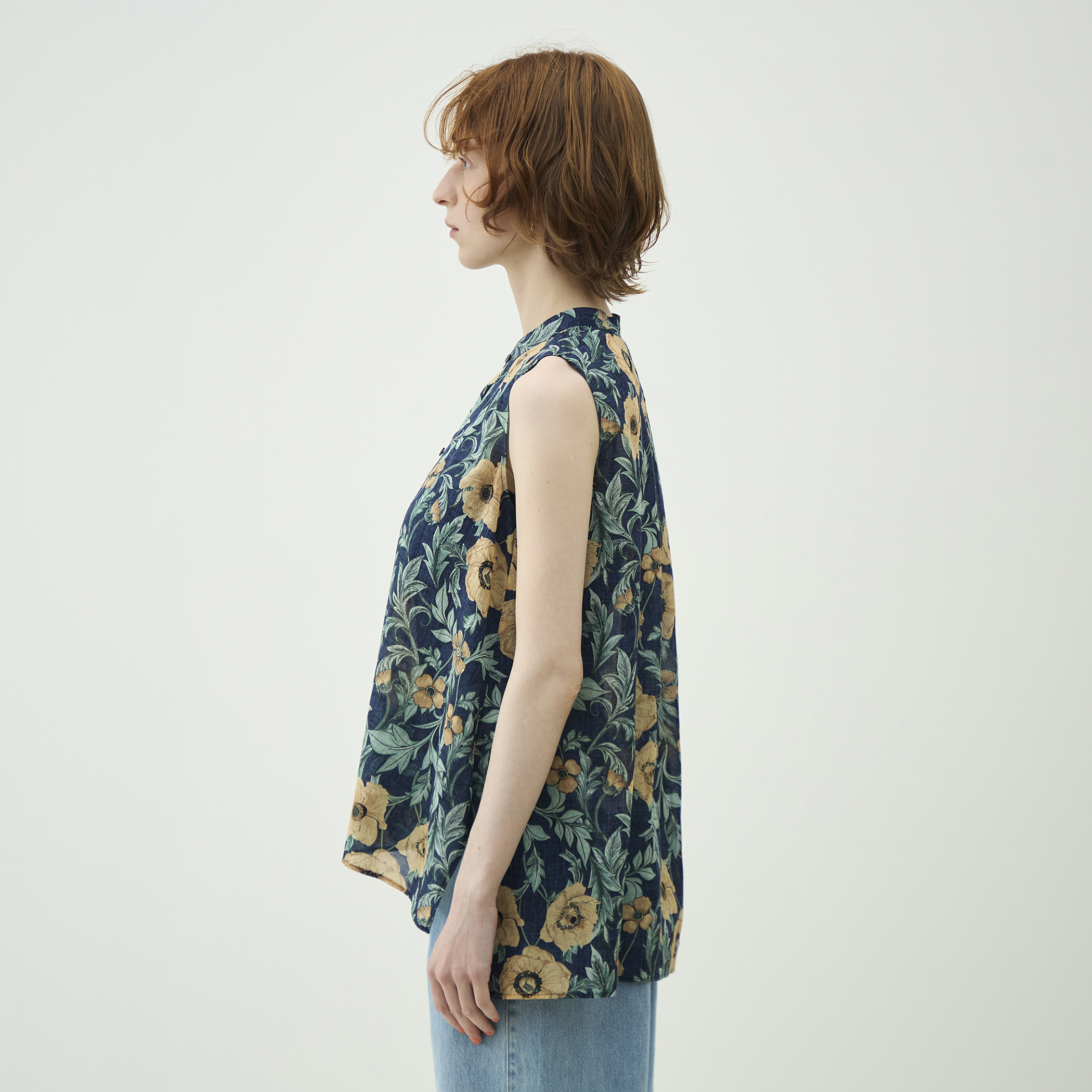 WEB先行予約】ウォールペーパープリント スリーブレスブラウス
