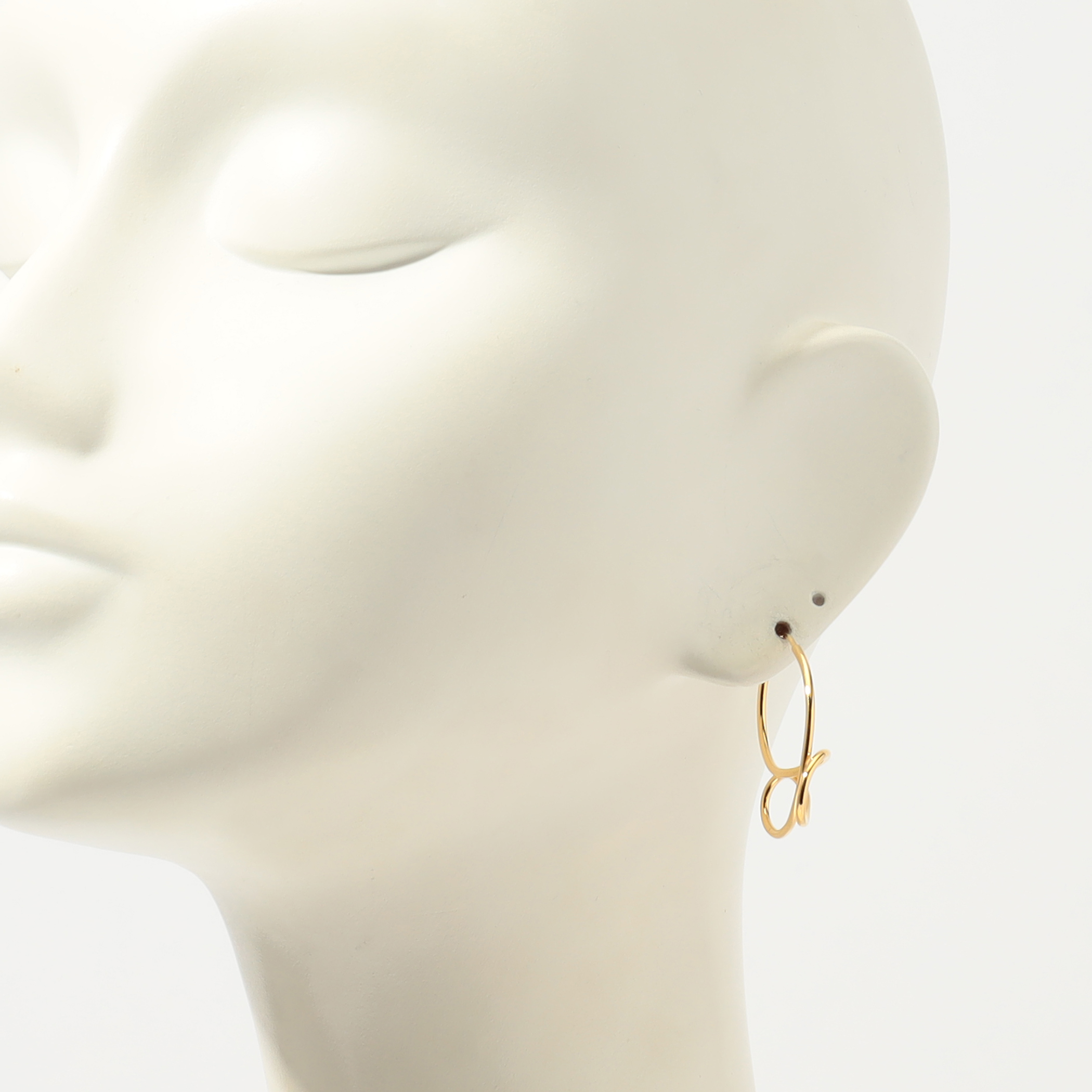 BAR JEWELLERY ゴールドカーブピアス ゴールド]アシンメトリーカーブピアス