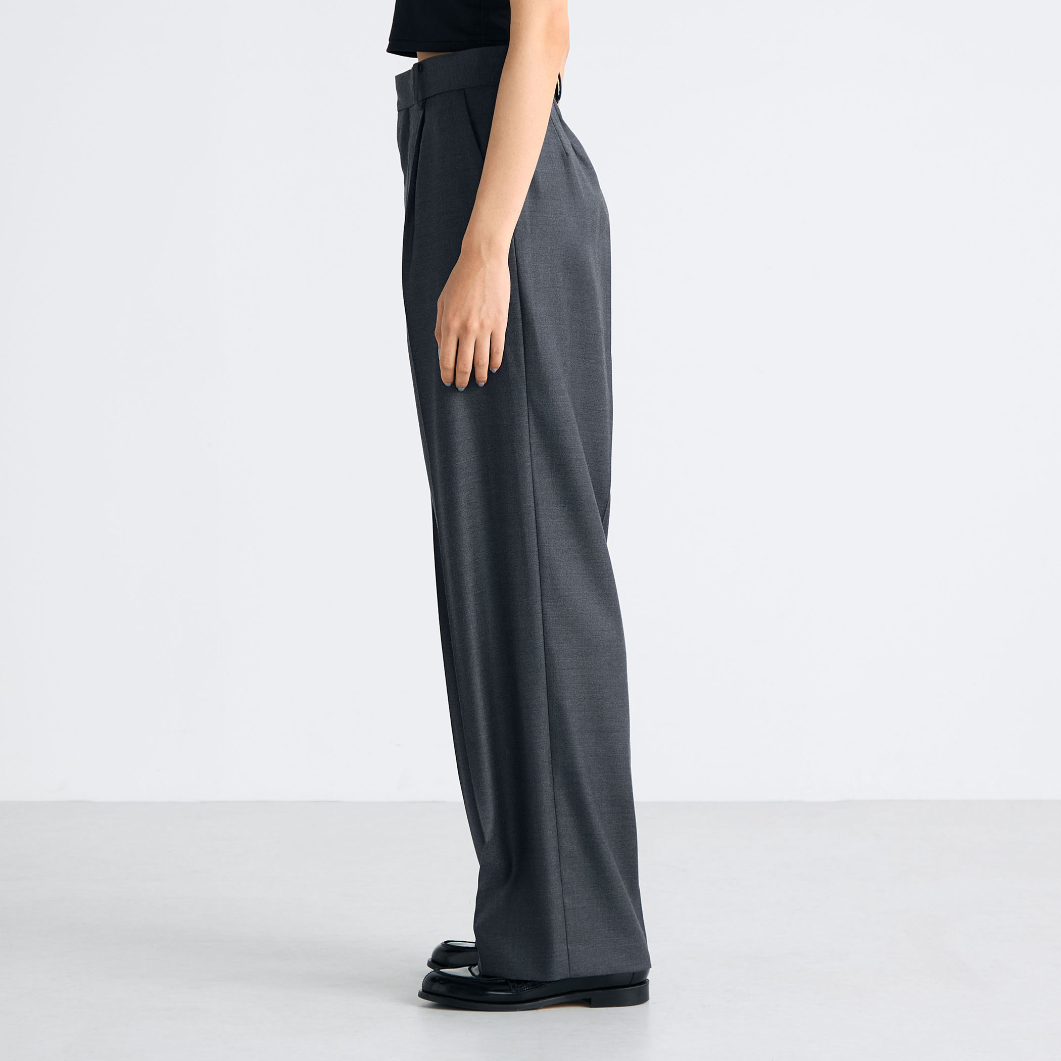 Super130's Loro Piana テーパードスラックス｜トゥモローランド 公式通販