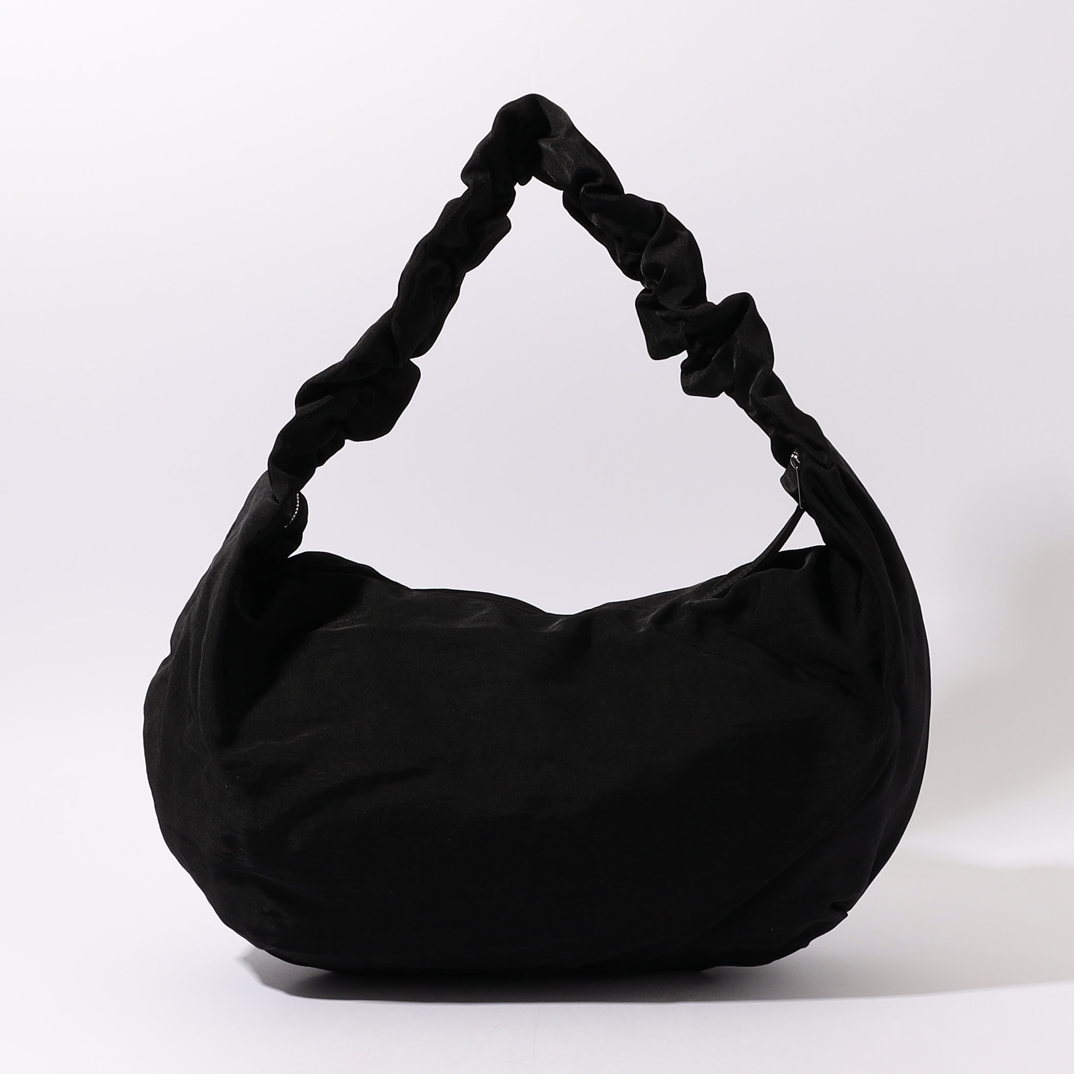 タグ付き OUAT office bag ブラック 黒 OUAT OFFICE BAG｜トゥモローランド 公式サイト