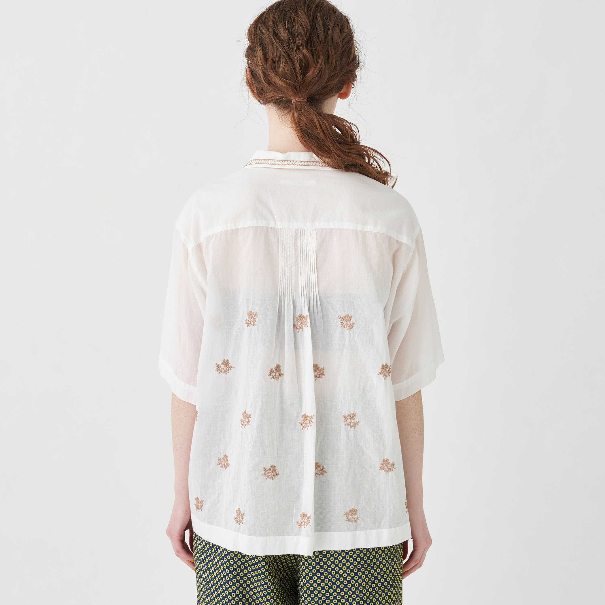 コットンボイルエンブロイダリー ハーフスリーブシャツ