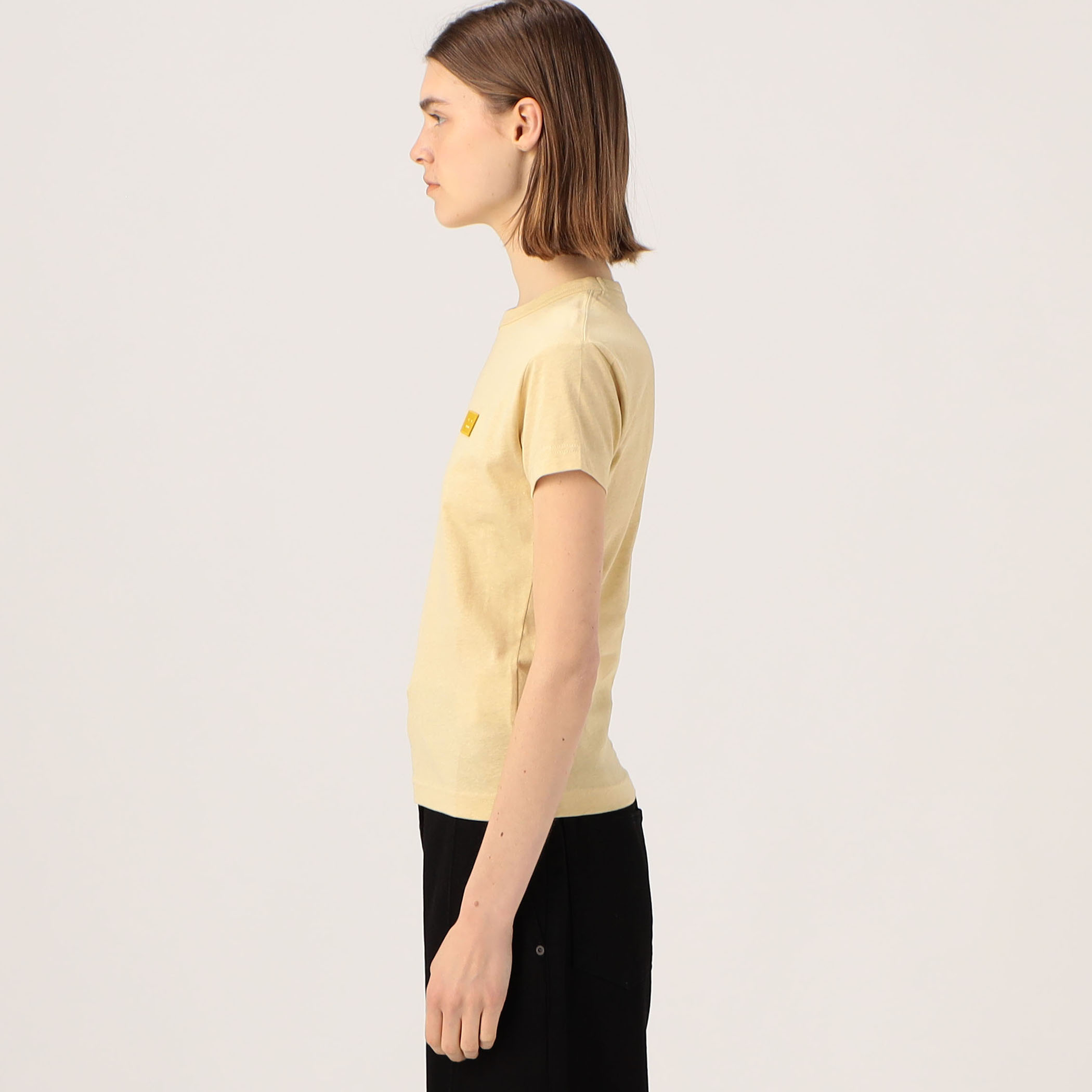 Acne Studios フェイスロゴクロップドTシャツ｜トゥモローランド 公式通販