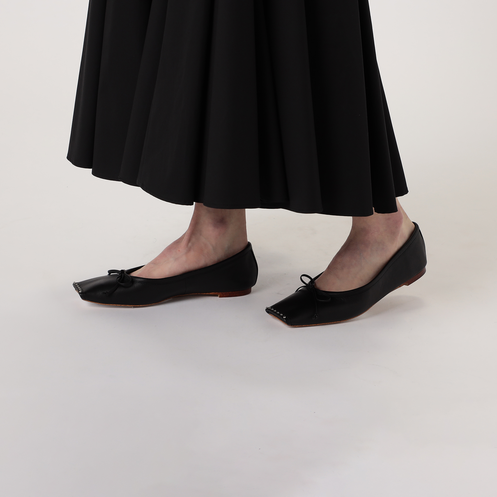 CHEMBUR ブラック フラットシューズ 別注》【CHEMBUR/チェンバー】ベルベットスクエアフラットボウ