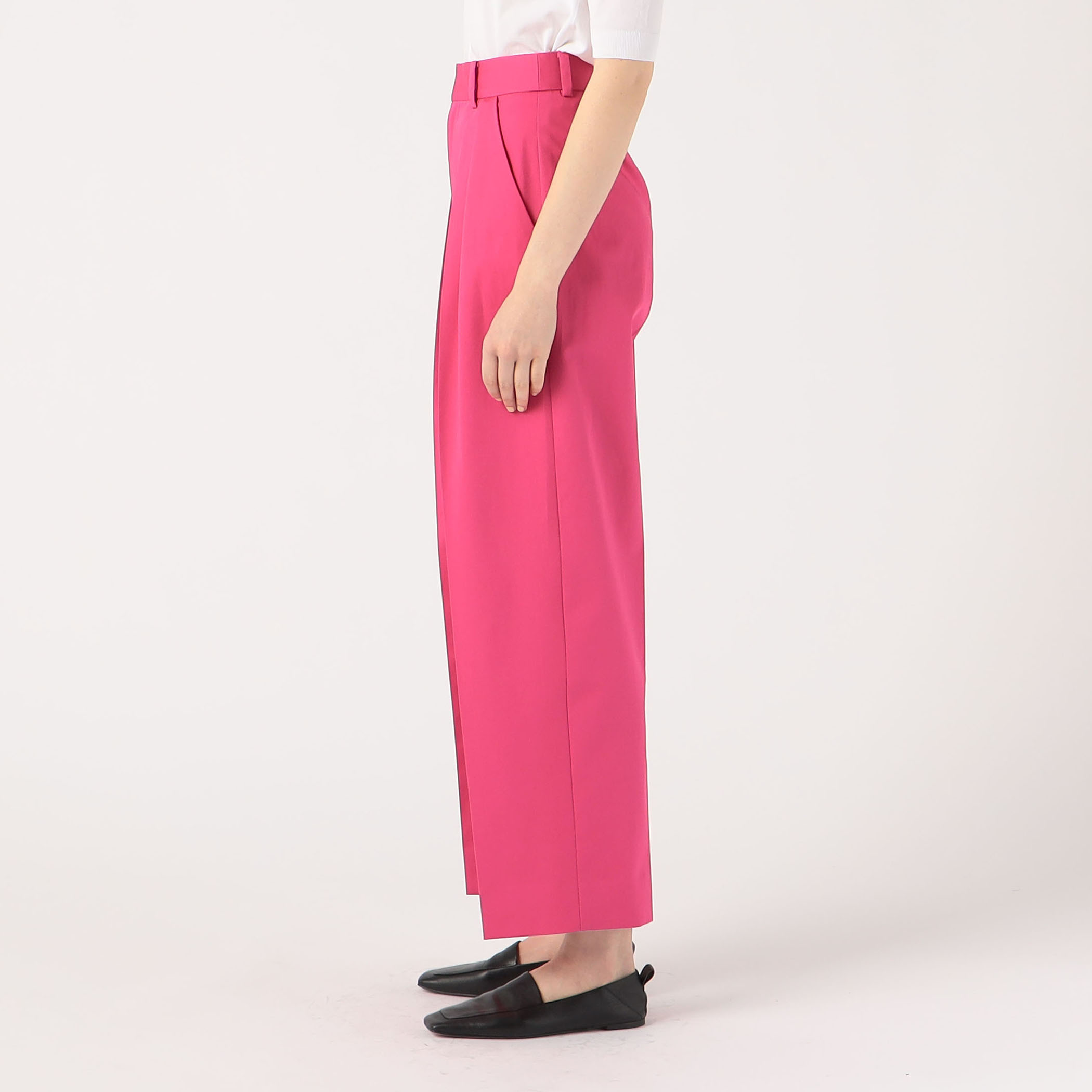 CABaN コットンツイル タックドテーパードパンツ