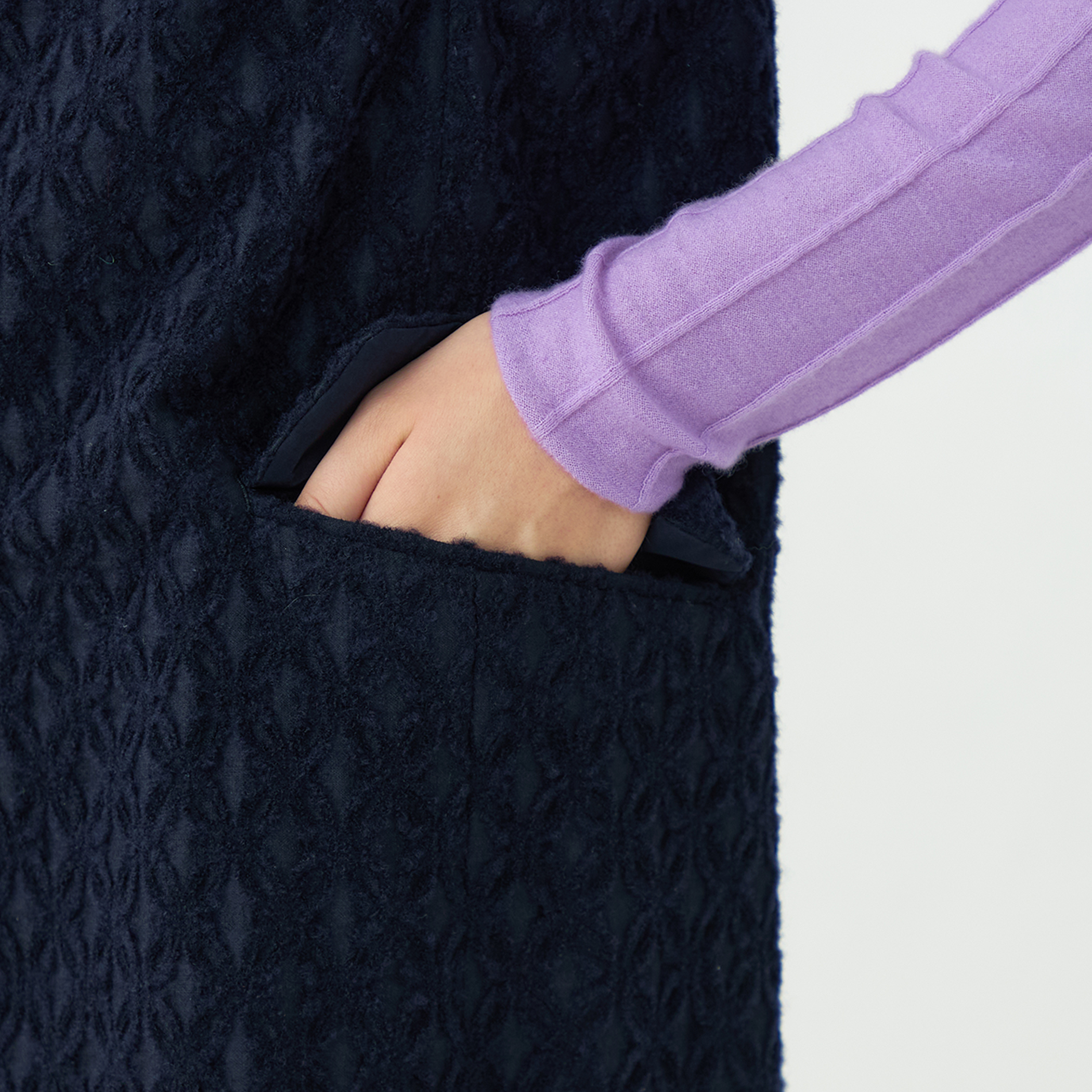 モールヤーンジャカード クルーネックジレ｜トゥモローランド 公式通販