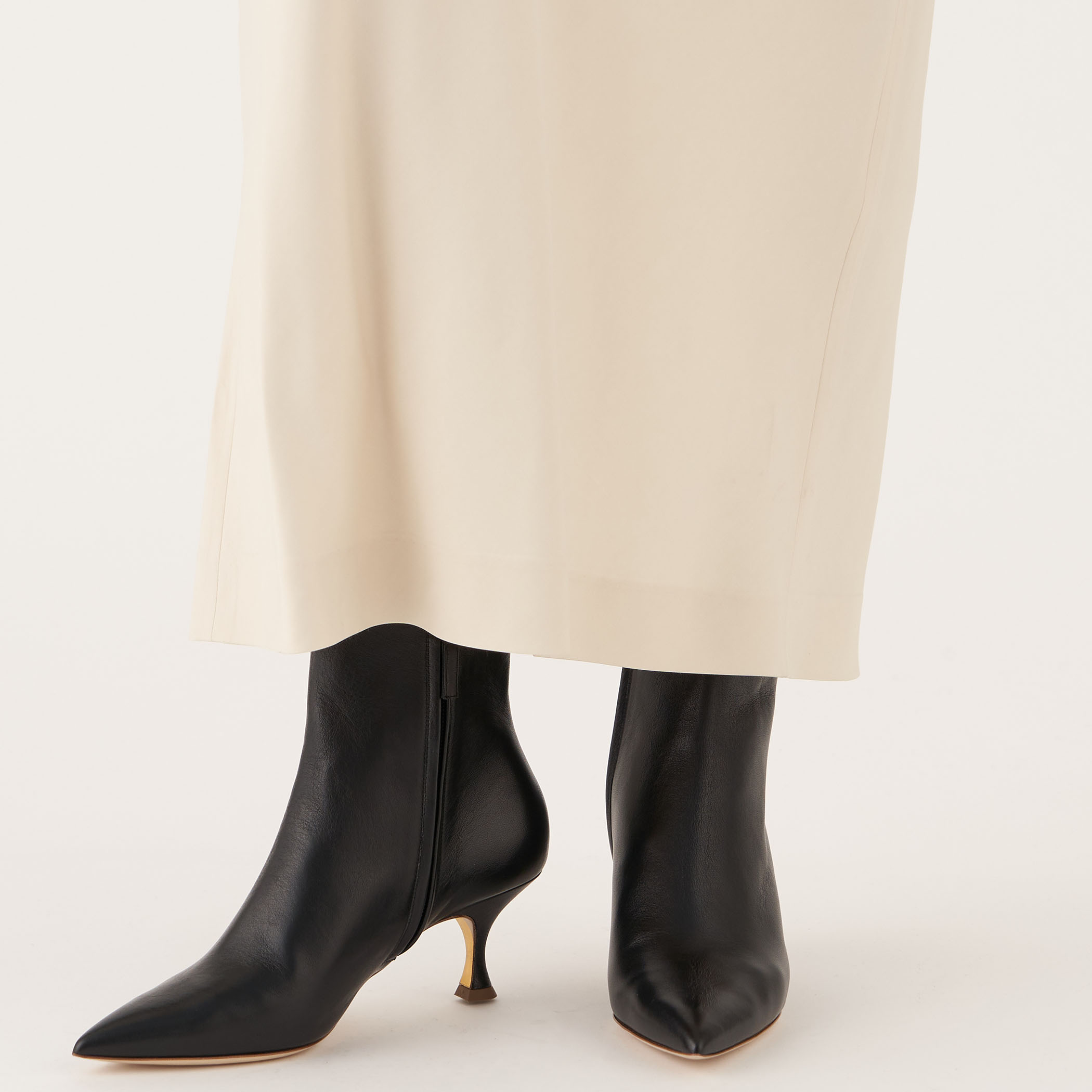 グロッシーサテン Iラインマキシワンピース｜トゥモローランド 公式通販