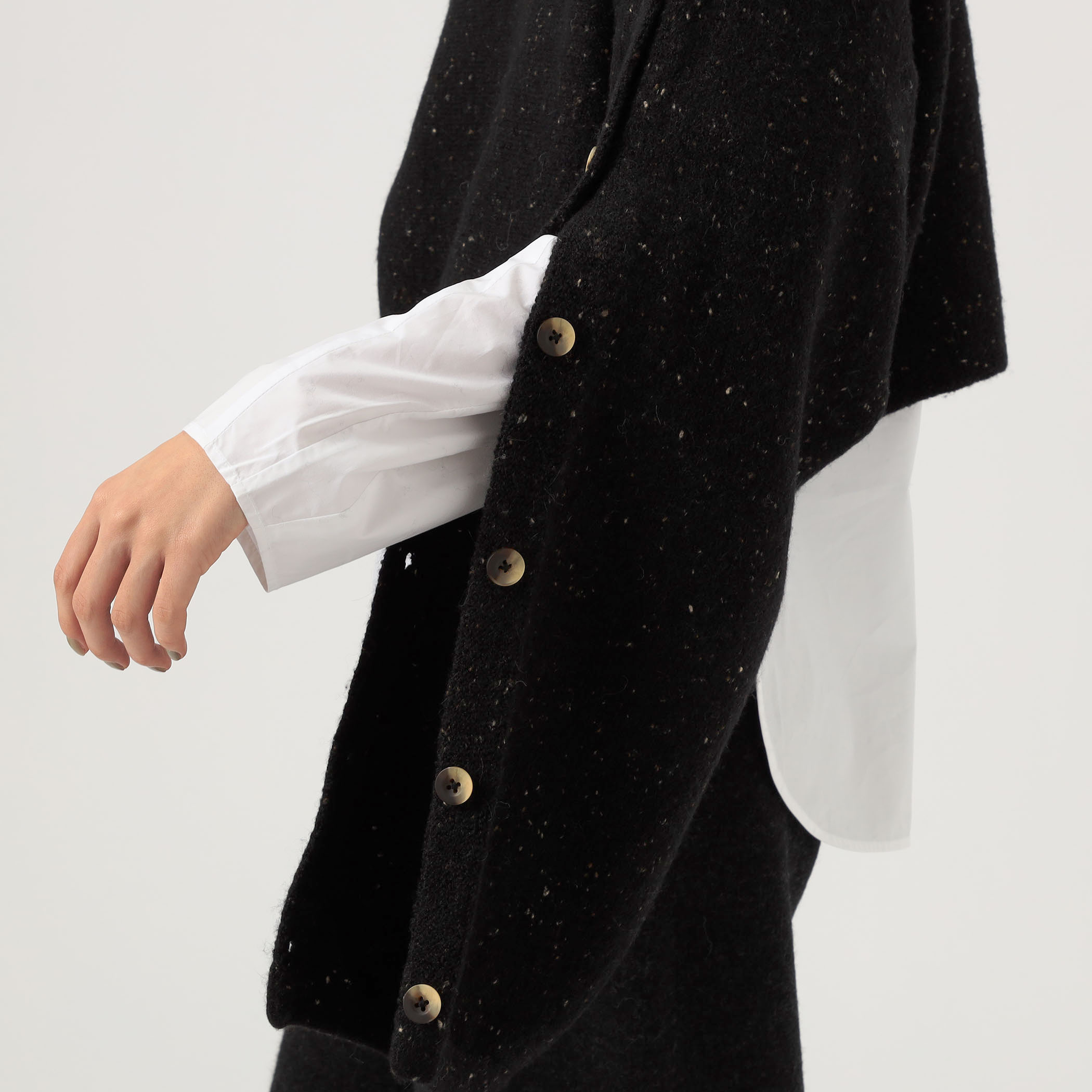 Lauren Manoogian BUTTON SLEEVES クロップドニット｜トゥモローランド