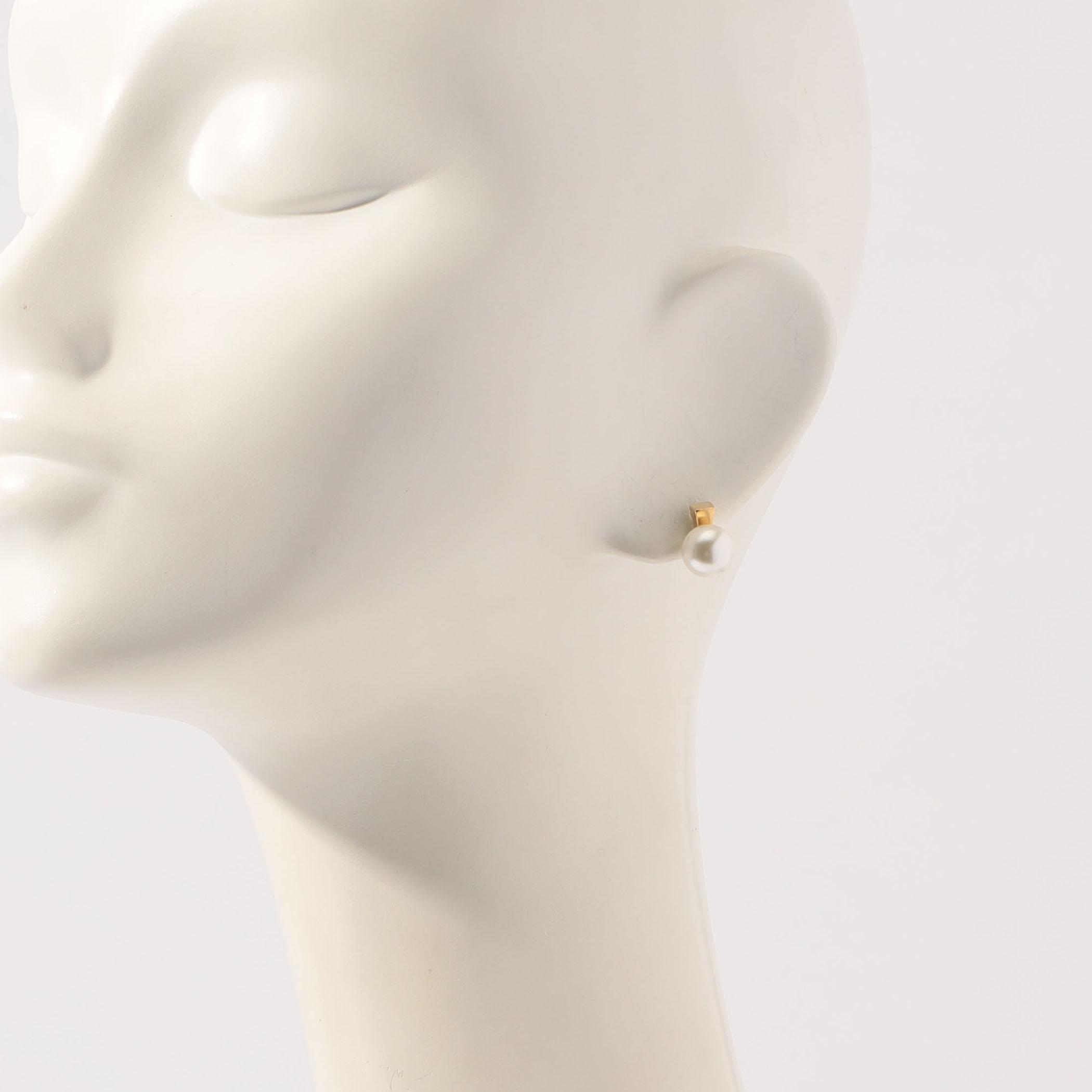 別注】januka パールピアス｜トゥモローランド 公式通販