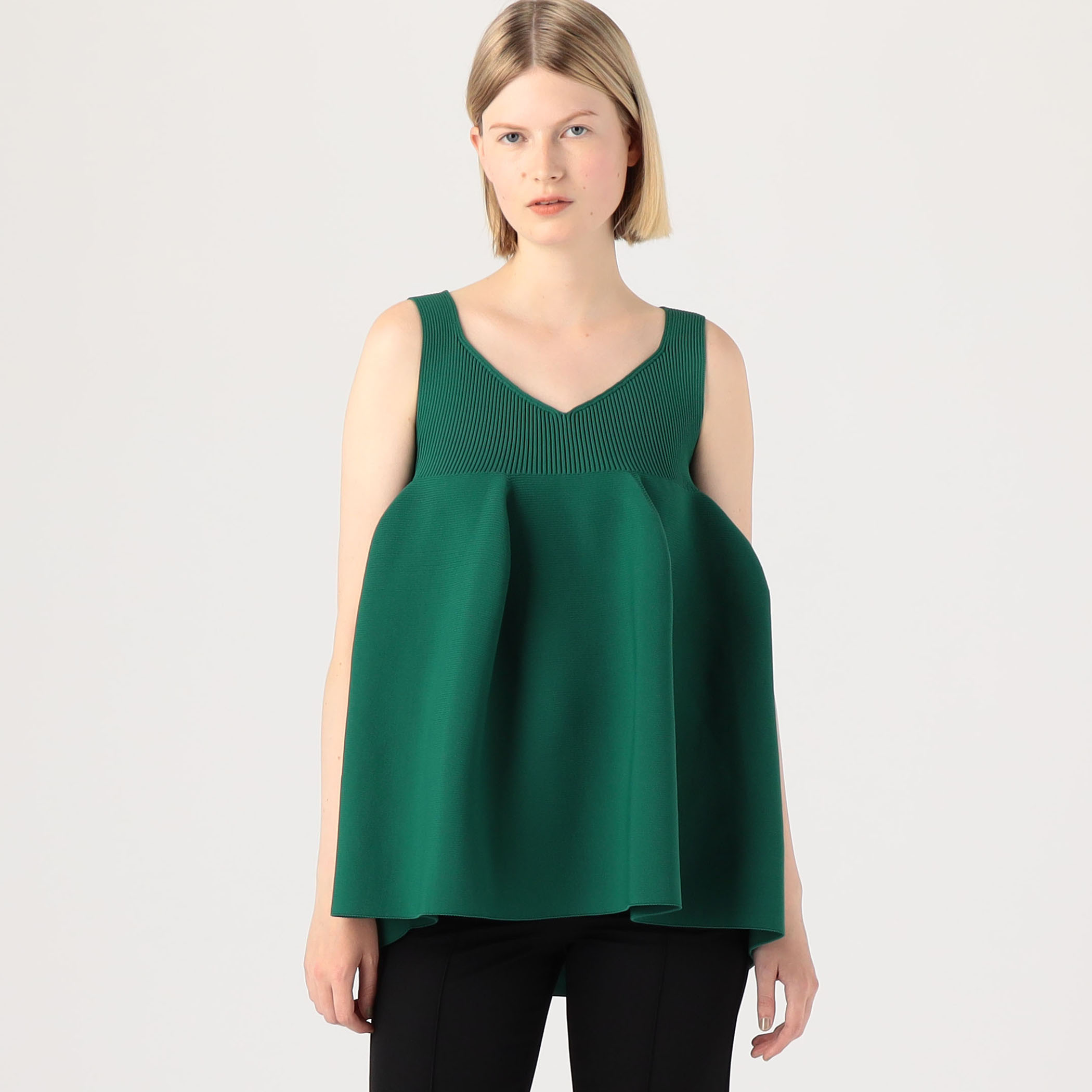 ネットオフ 送料得店  SLEEVELESS POTTERY CFCL BUST TOP｜トゥモローランド FLARE ニット/セーター