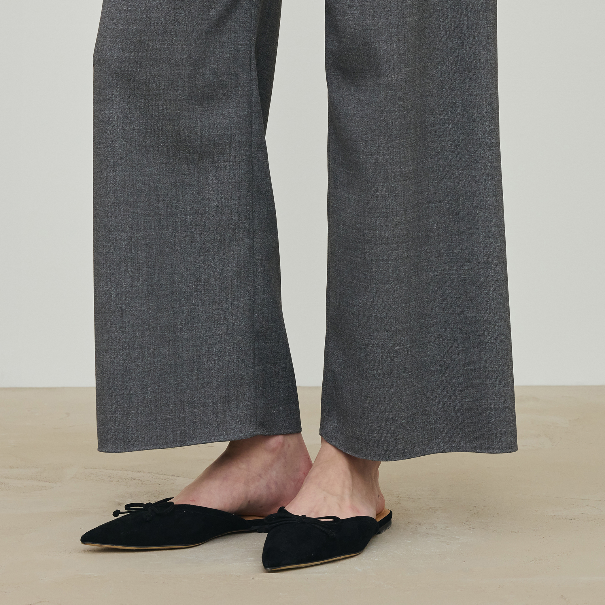 TONY BIANCO ブラック ポインテッドトゥミュール TONY BIANCO ポインテッド ミュール｜トゥモローランド 公式通販