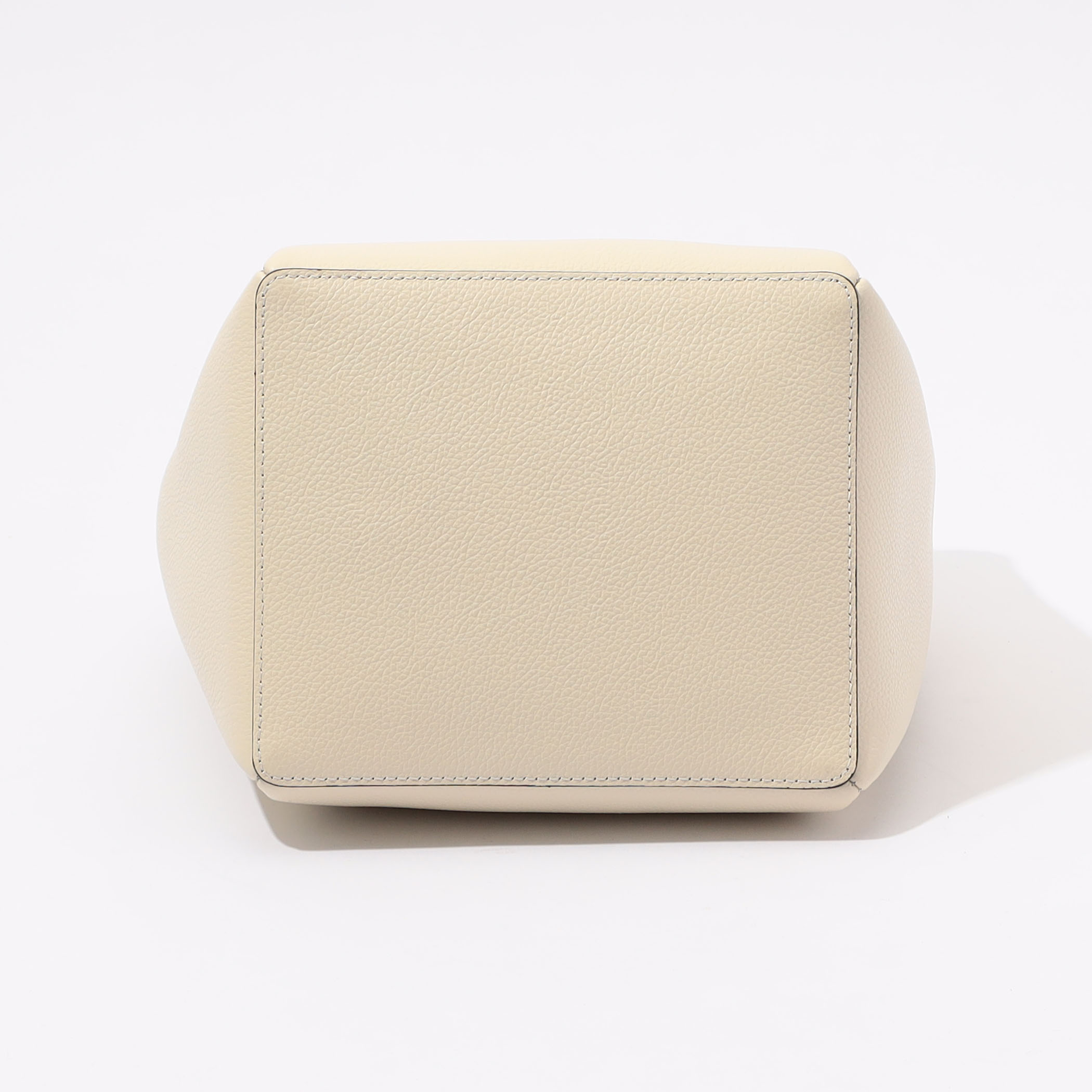 TOTEME バケットバッグ｜トゥモローランド 公式通販