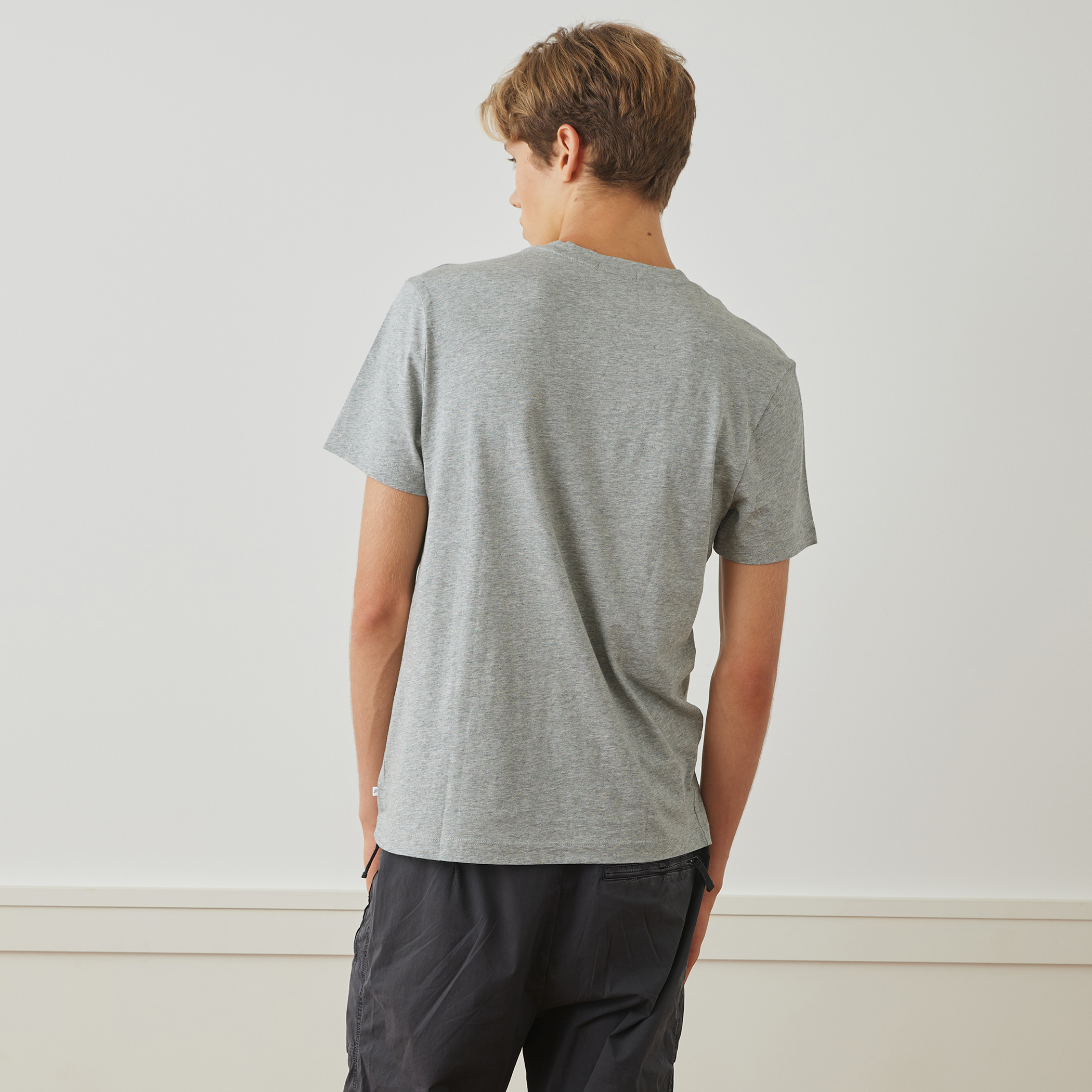 楽天市場】ジェームスパース メンズ Tシャツ 半袖 v 白 黒 James