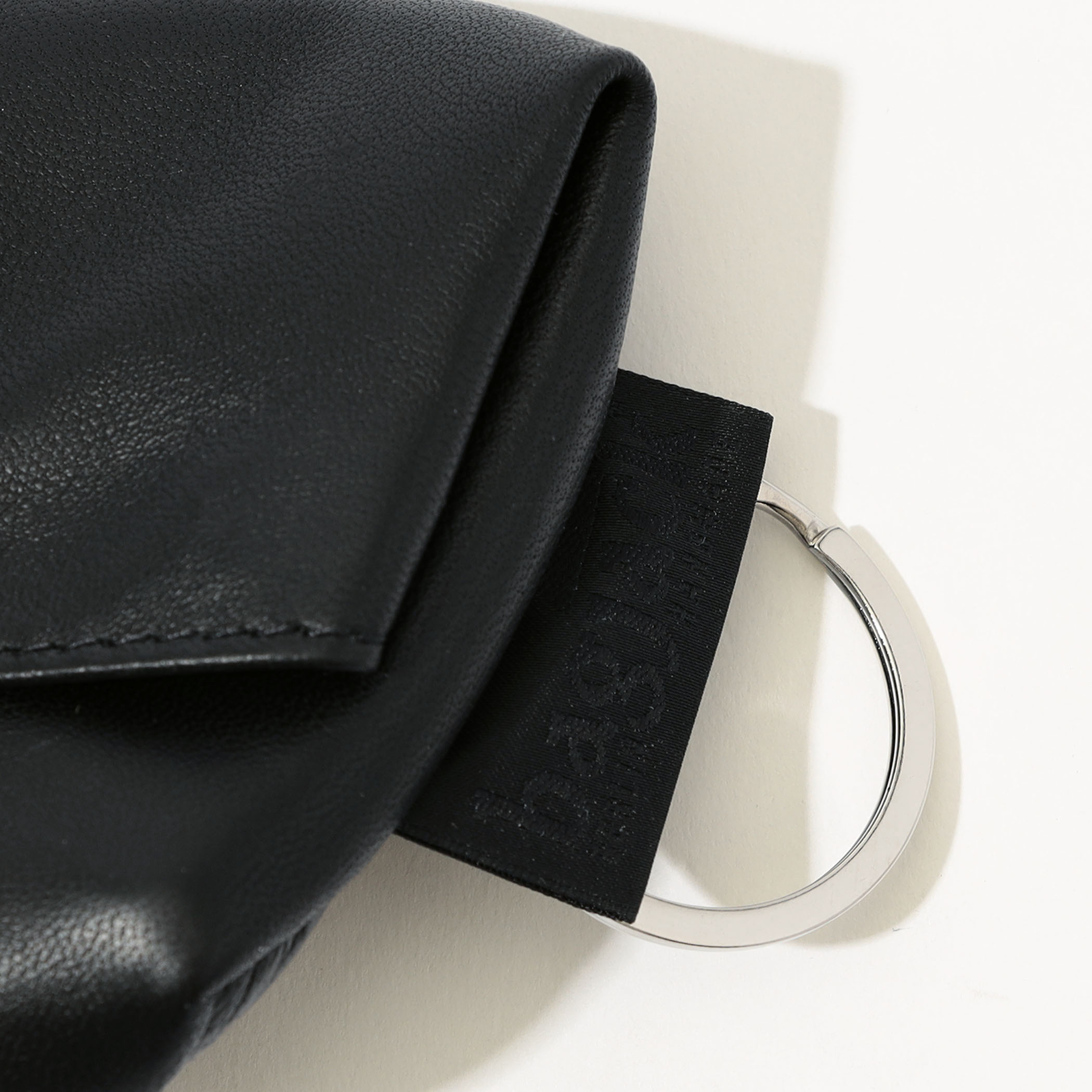 別注】bagjack mouse pouch M｜トゥモローランド 公式サイト