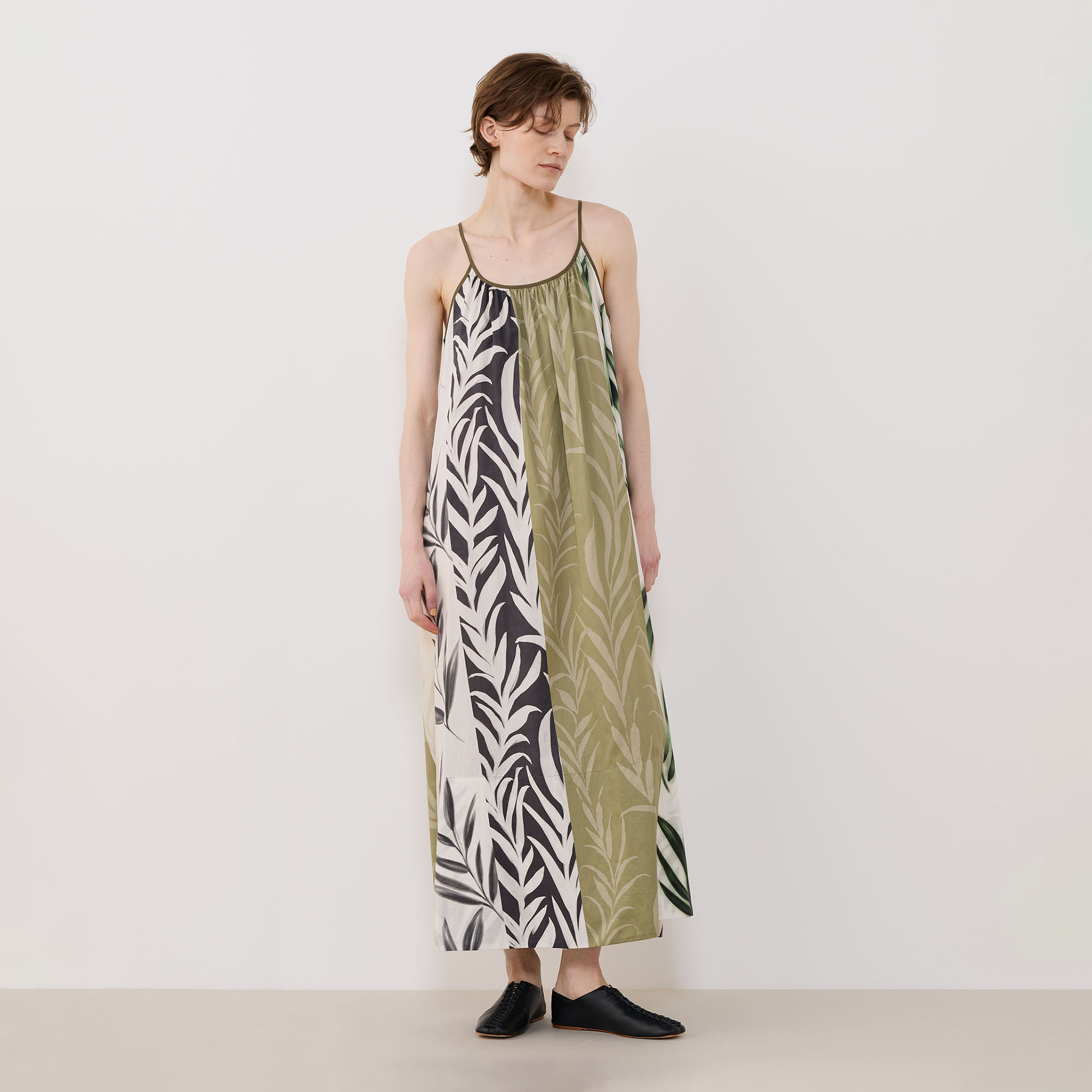 コースタルフローラプリント ギャザーキャミソールワンピース