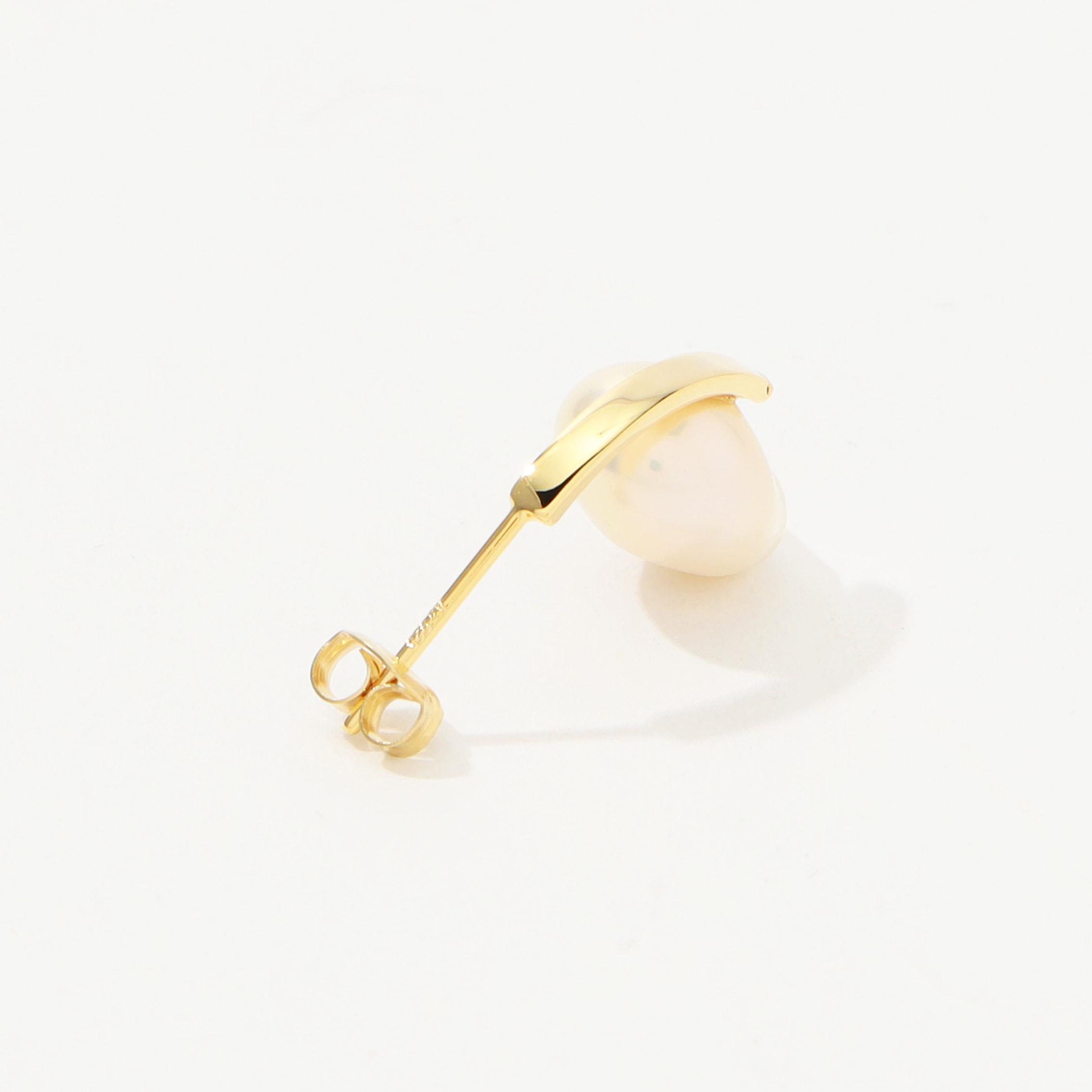 【別注】januka×TOMORROWLAND バロックパールピアス 別注】januka×TOMORROWLAND バロックパールピアス