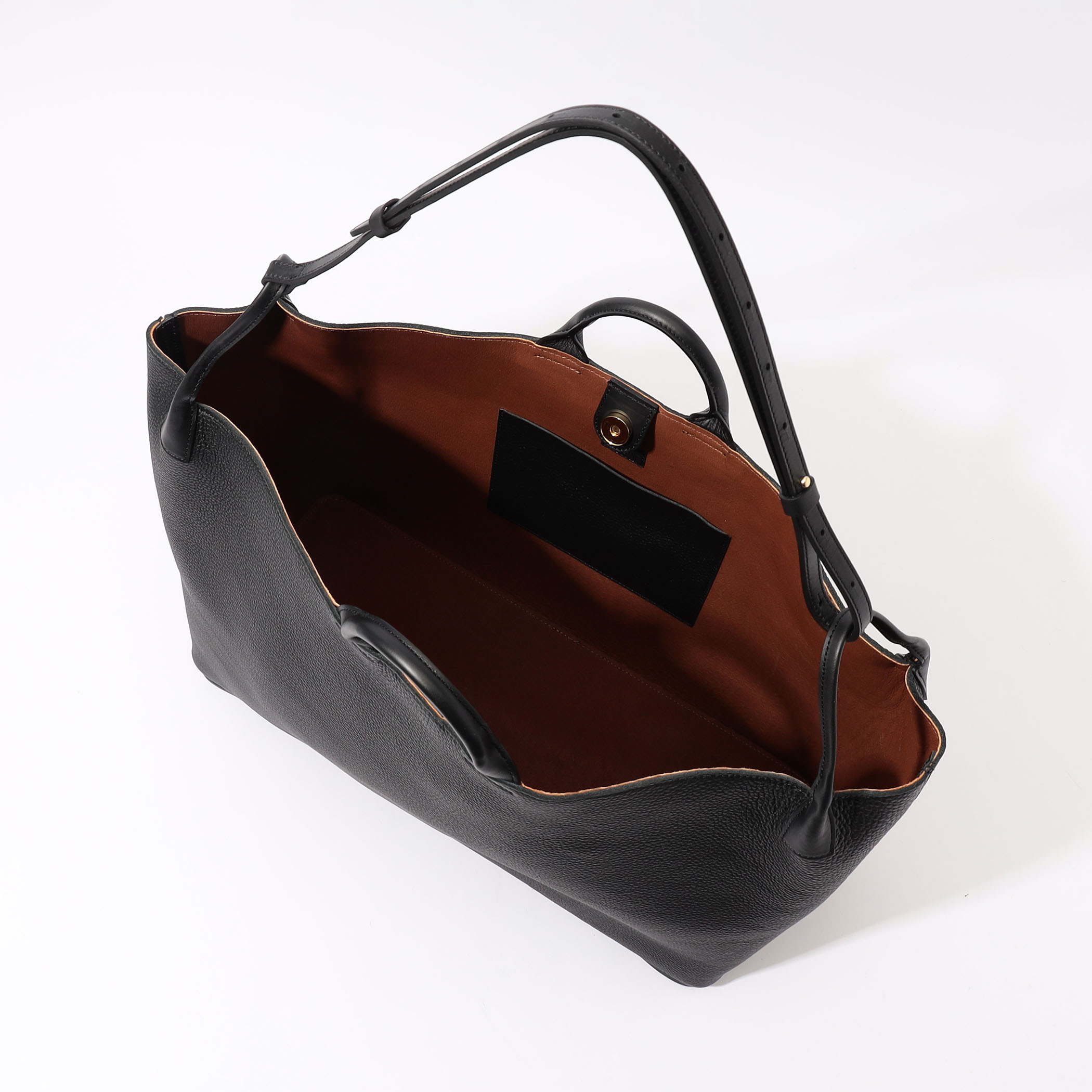 別注】A SADDLE HOLDER L シュリンクレザー ショルダーバッグ