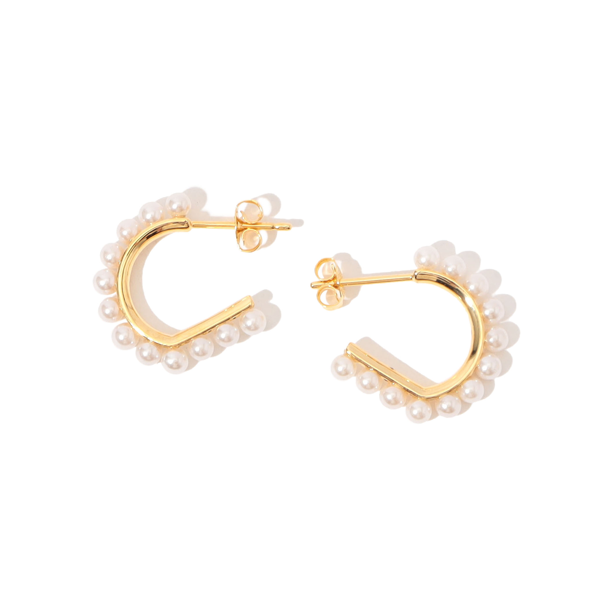 別注】januka パールフープ スモールピアス｜トゥモローランド