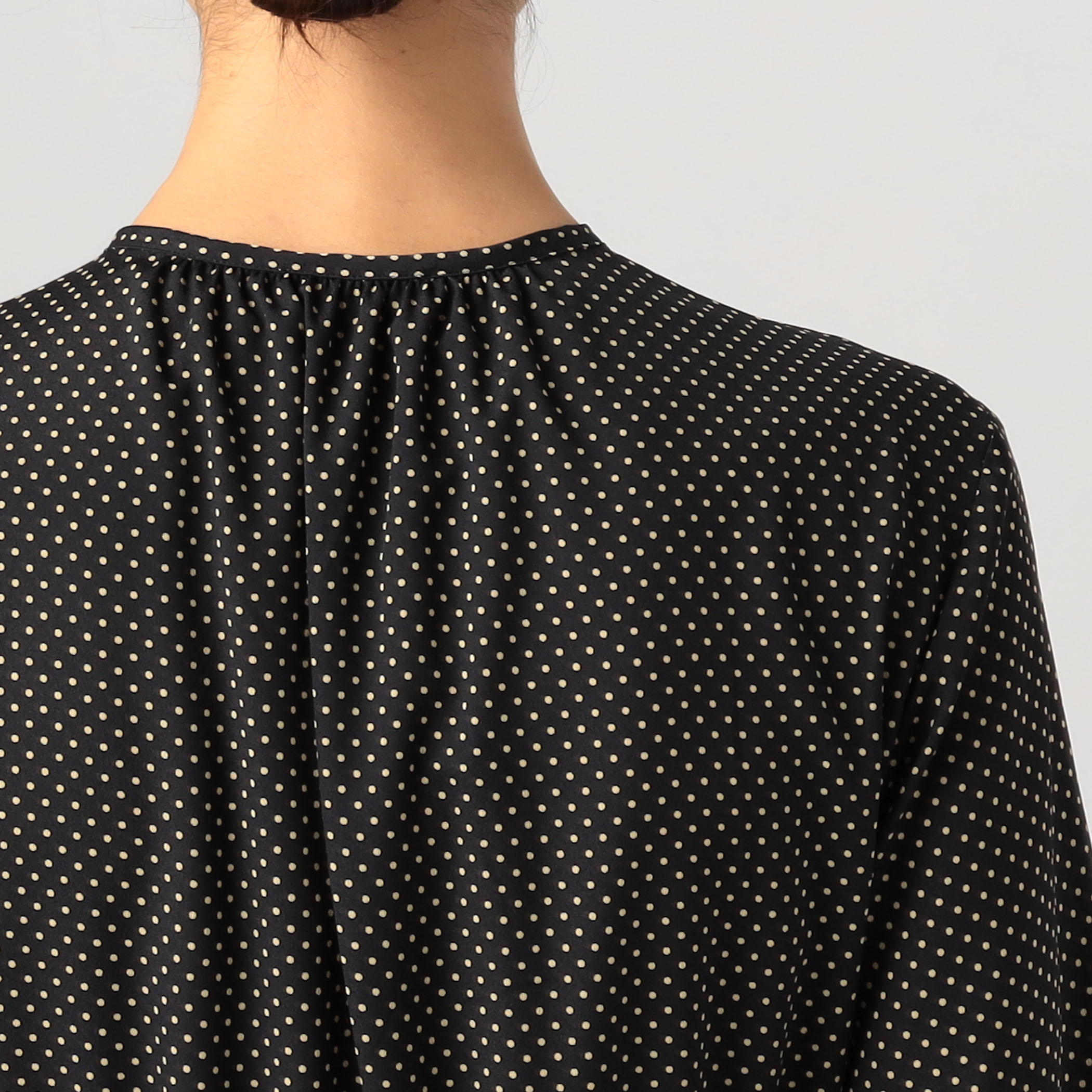 ミニドットプリント ティアードワンピース｜トゥモローランド