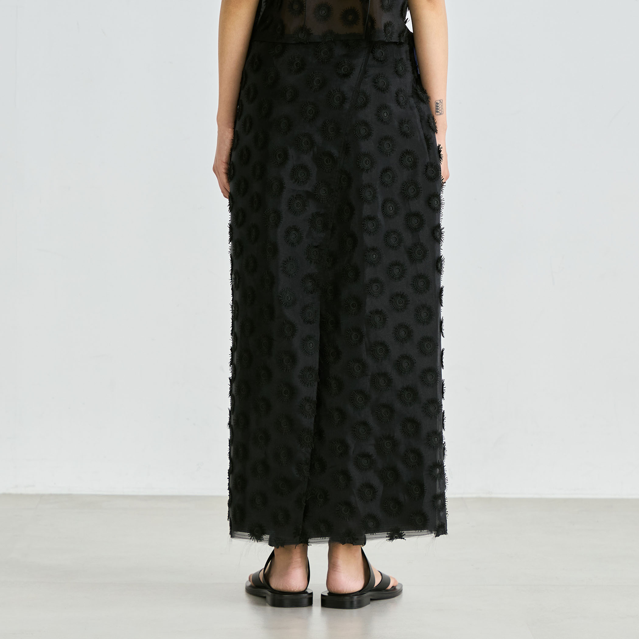 フラワーエンブロイダリー フレアスカート｜トゥモローランド 公式通販