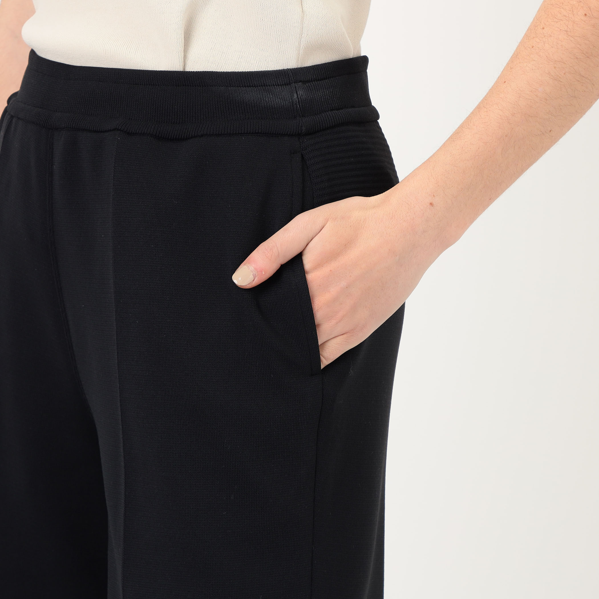 CFCL SOFT MILAN SEMI WIDE PANTS｜トゥモローランド 公式サイト