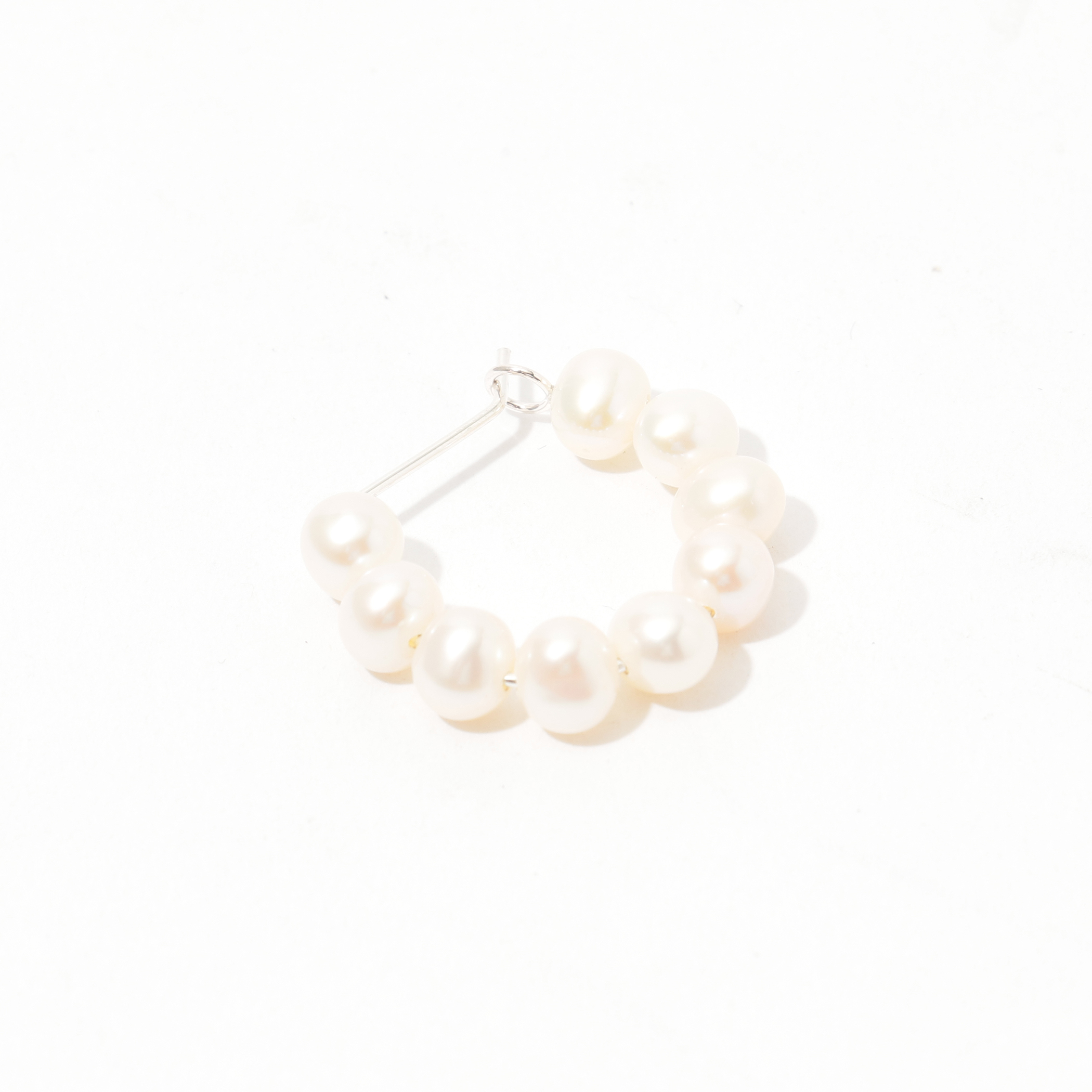 Kara Yoo MICHELLE PEARL HOOPS ピアス｜トゥモローランド 公式通販