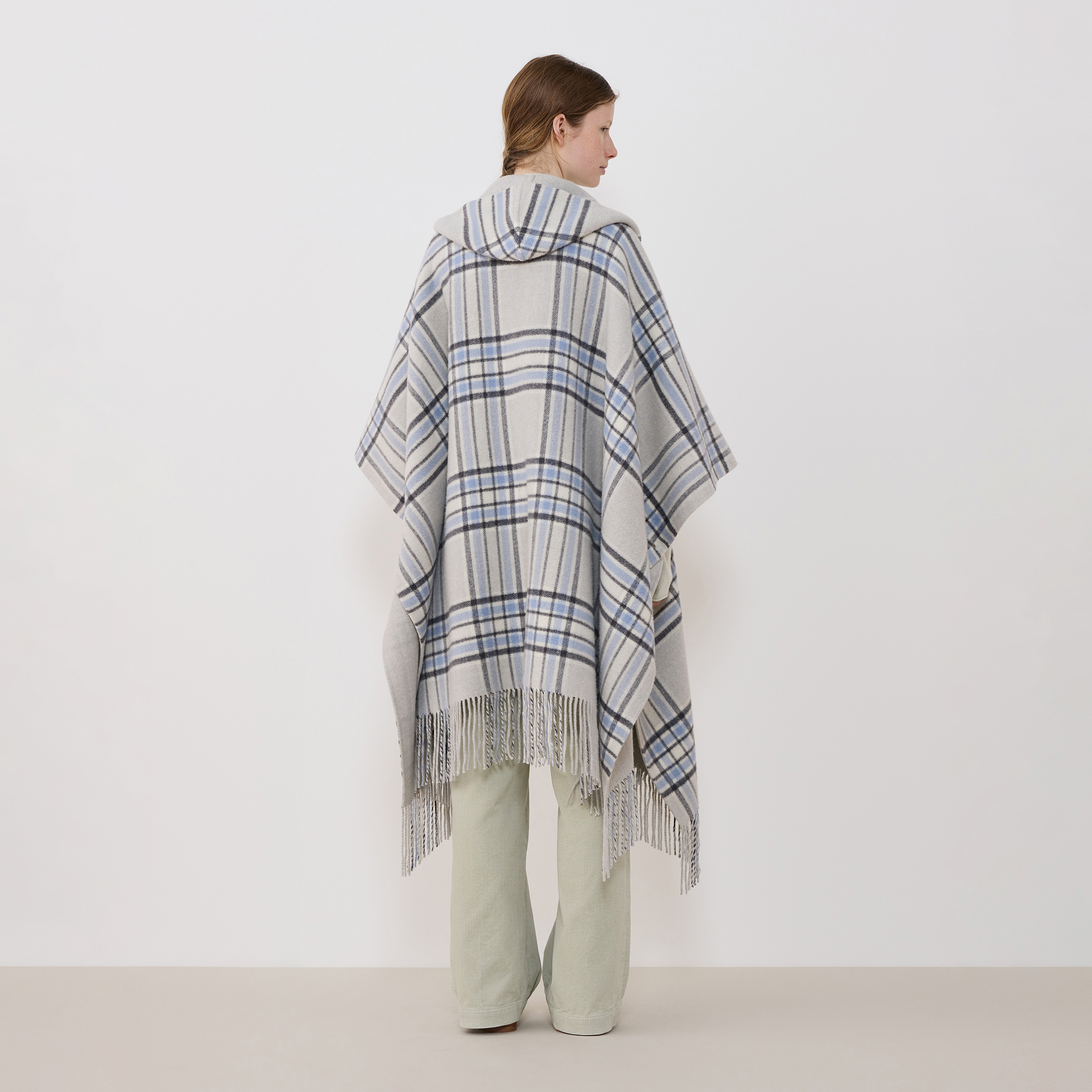 リバーブランケット フーテッドポンチョ｜トゥモローランド 公式通販