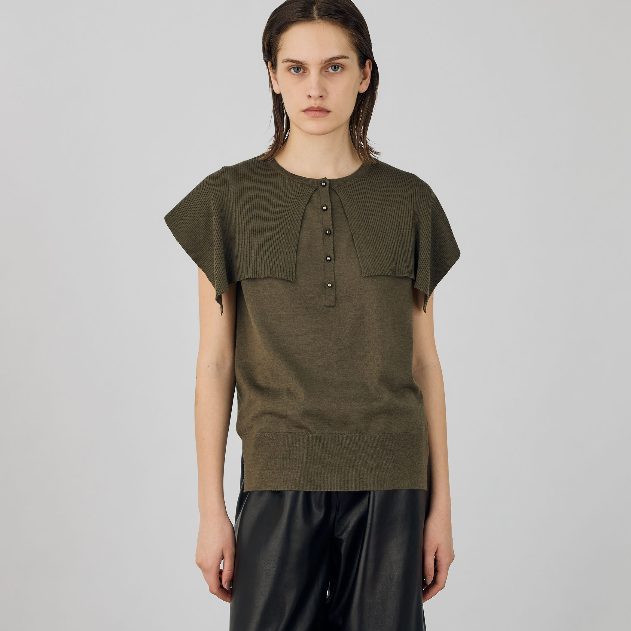 ウーステッドウール ケーププルオーバー｜トゥモローランド 公式通販