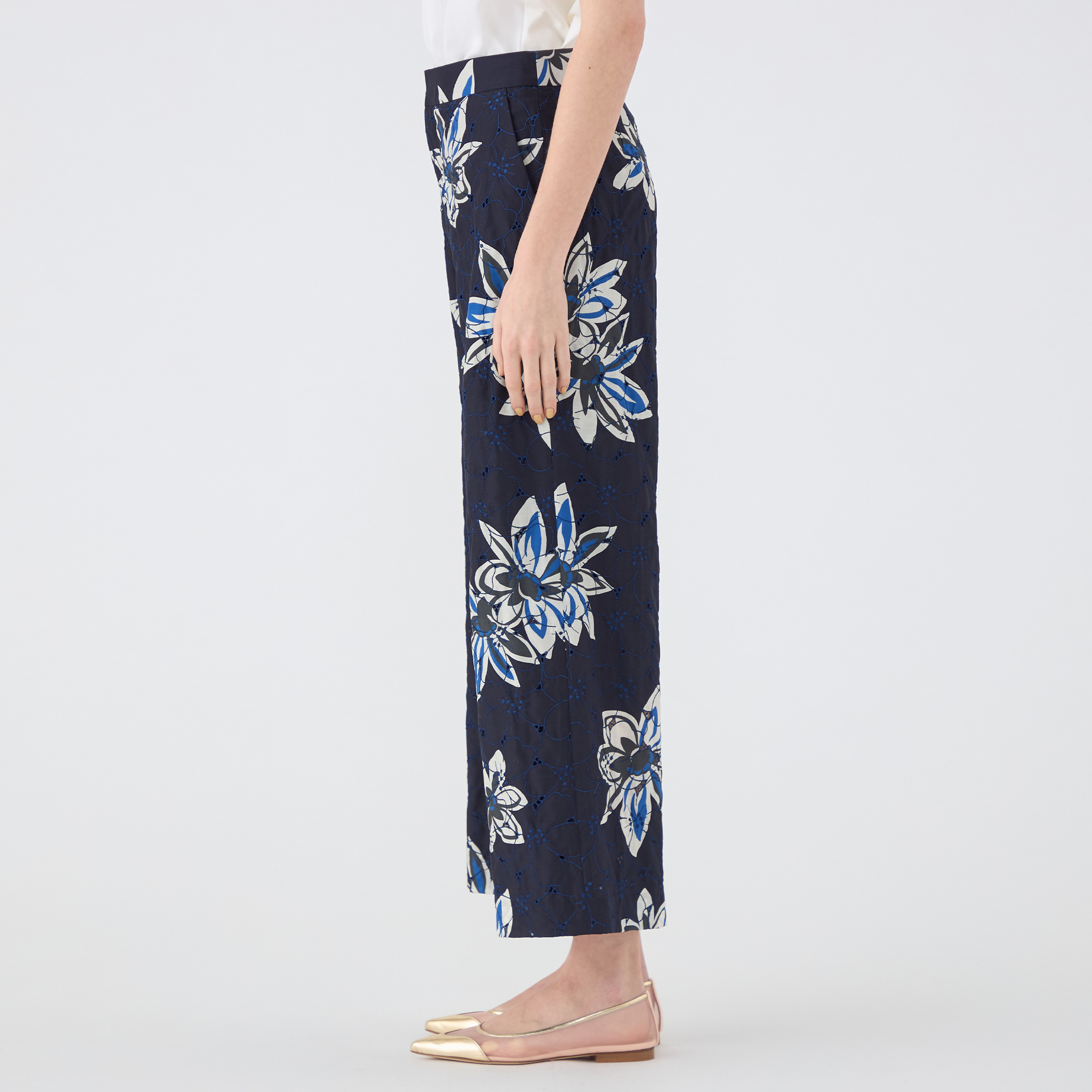 アイレットフルール　ストレートパンツ アイレットフルール ストレートパンツ | maison TOMORROWLAND