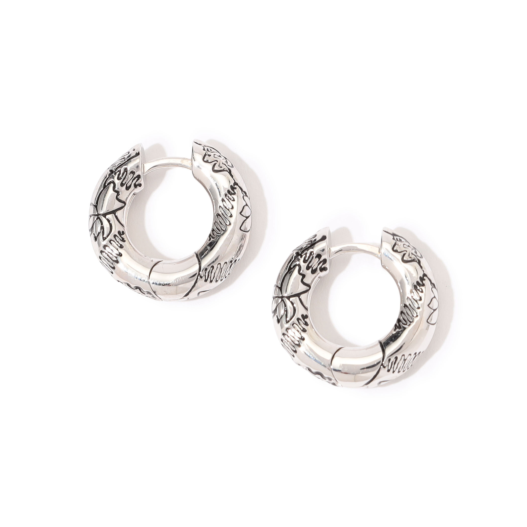 avgvst Black Millefleurs Hoop ピアス