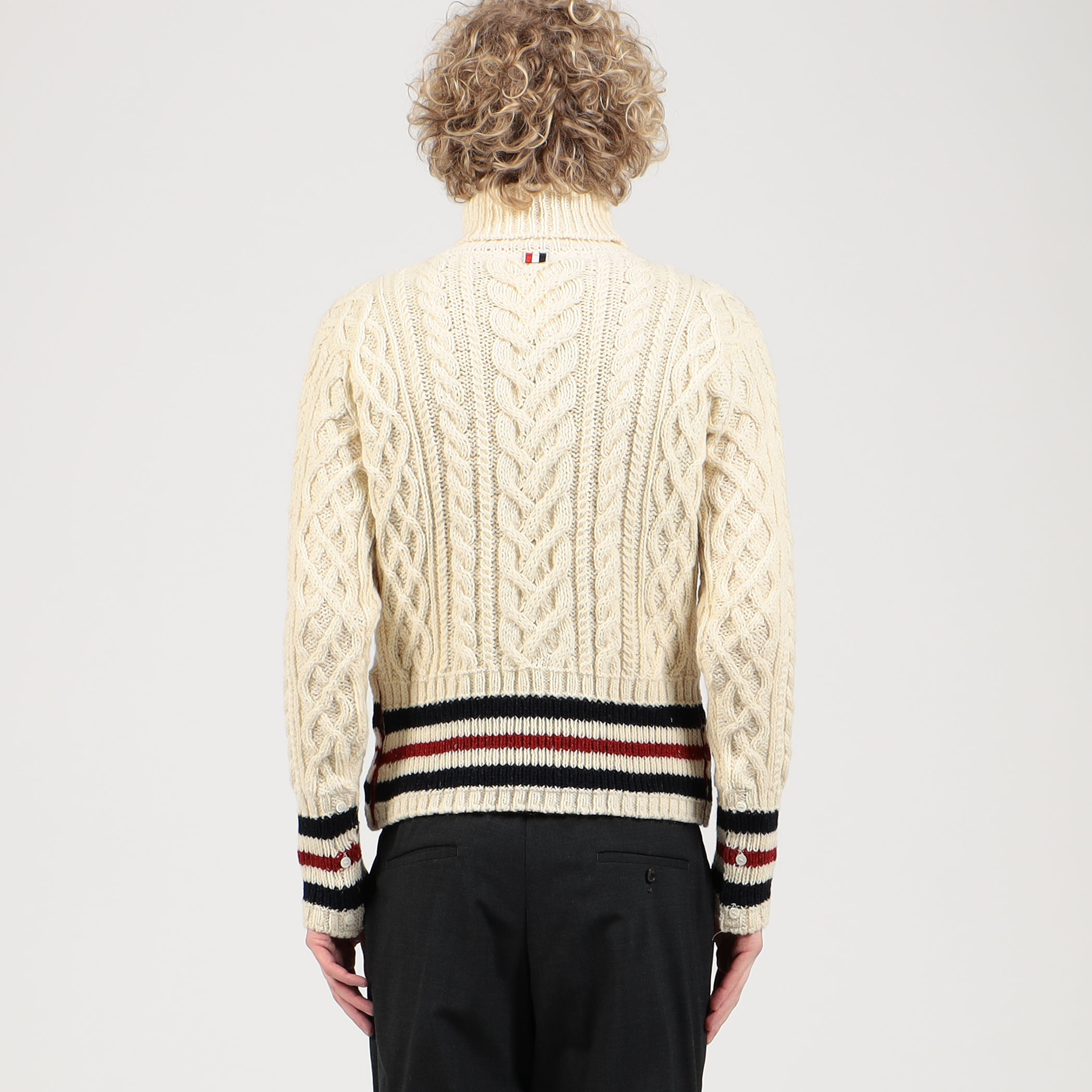 ○THOM BROWNE ARAN CABLE CLASSIC TOP｜トゥモローランド 公式通販