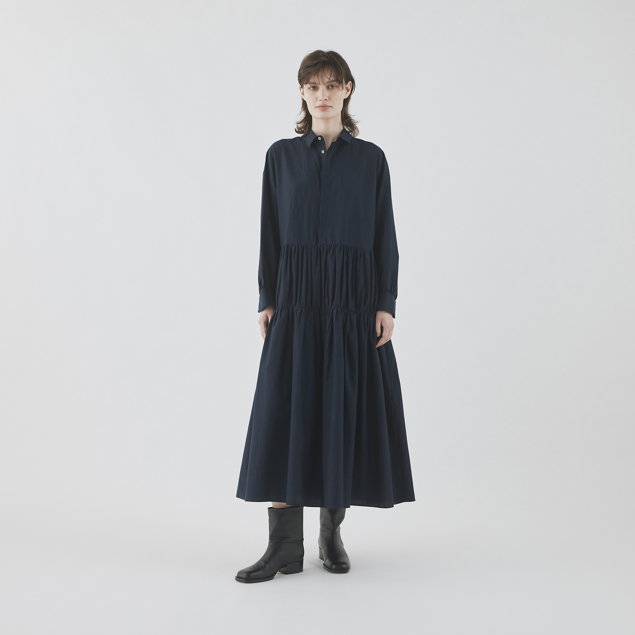 美品 23区 上質 シルクコットンローン ノースリーブワンピース 40 ブラック 美品 23区 上質 シルクコットンローン ノースリーブワンピース