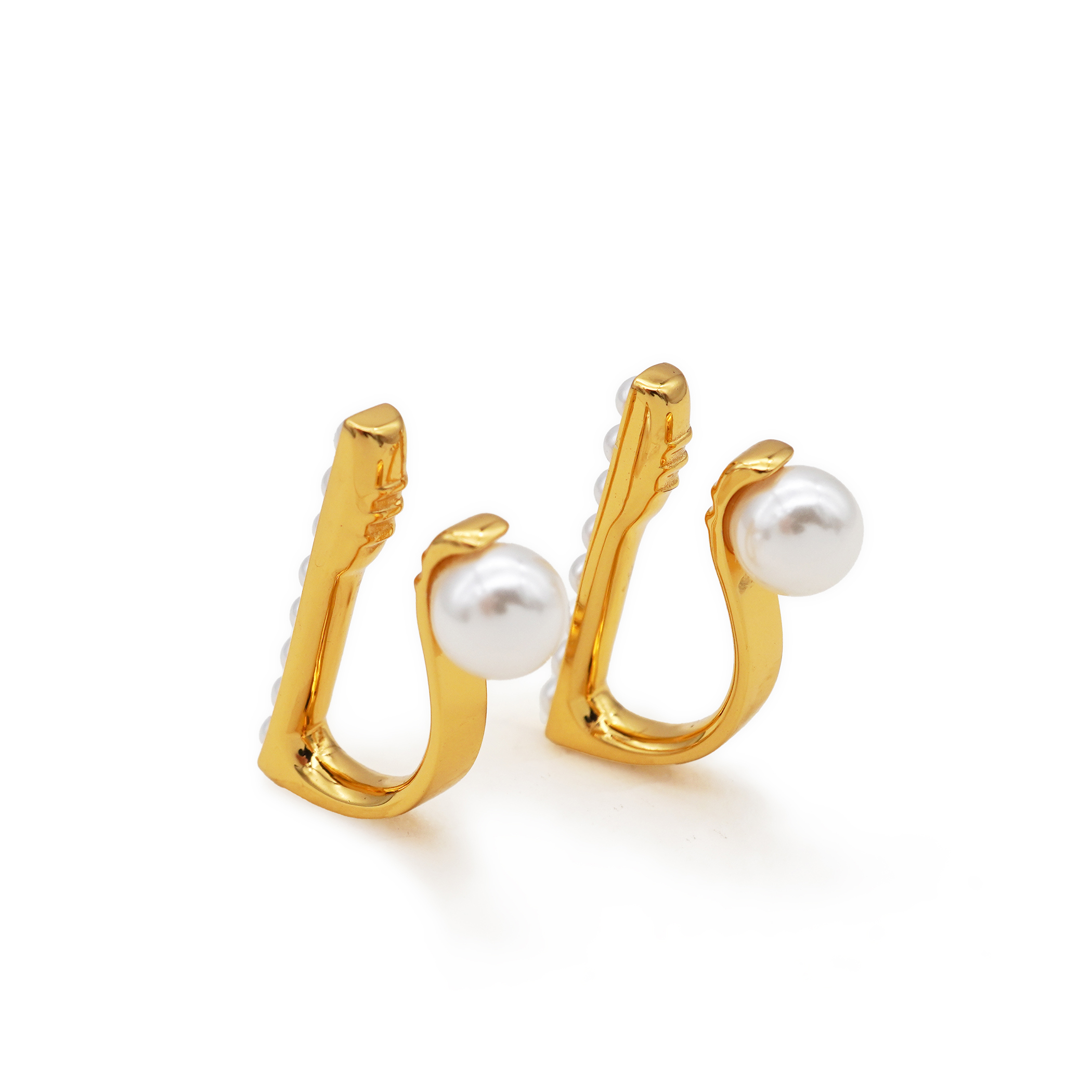 別注】januka Pearl イヤリング｜トゥモローランド 公式サイト