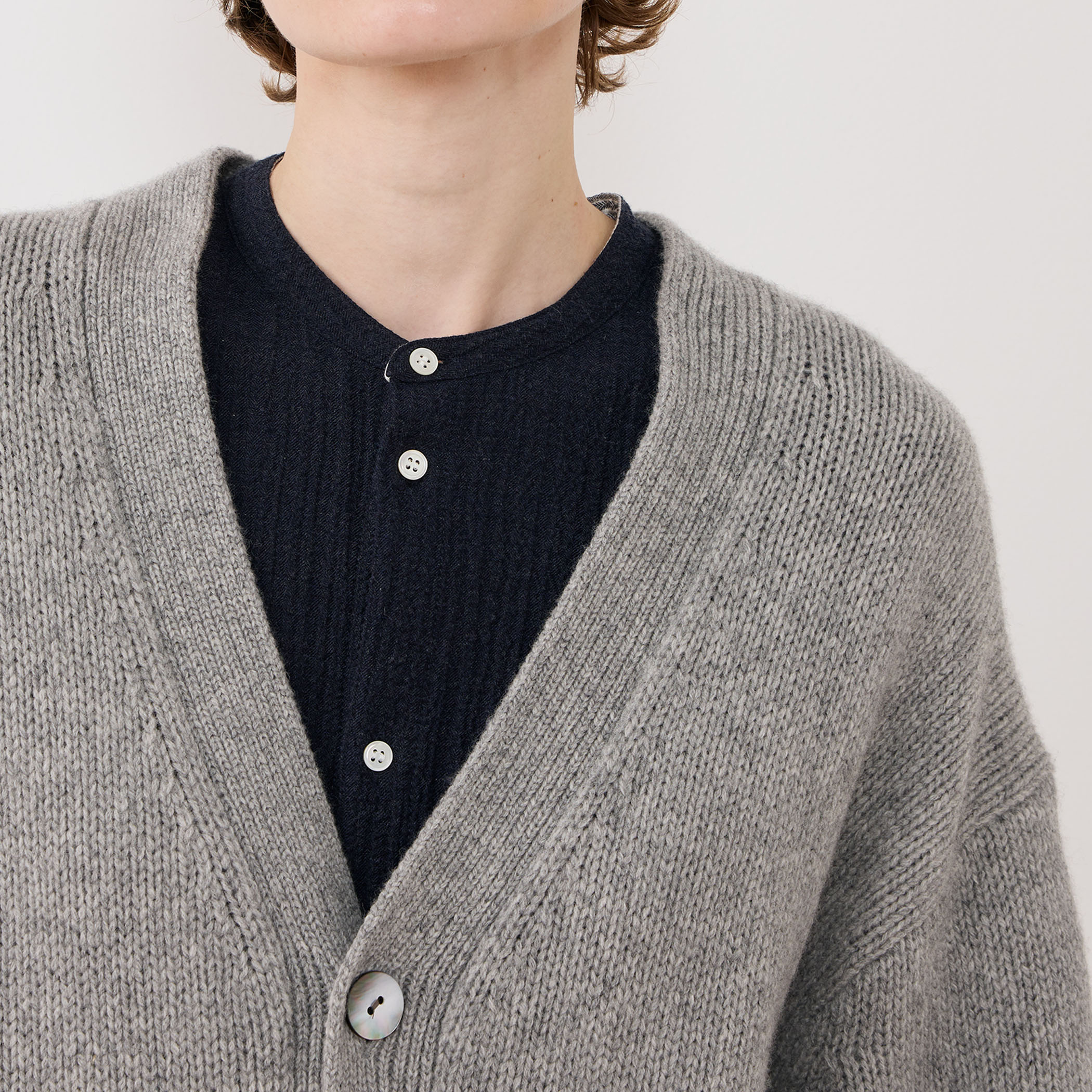 希少 美品 ワイズフォーメン 上質 ウール デザイン Vネック カーディガン 7G BULKY WOOL DAMAGE V-NECK CARDIGAN – THE SHOP YOHJI YAMAMOTO