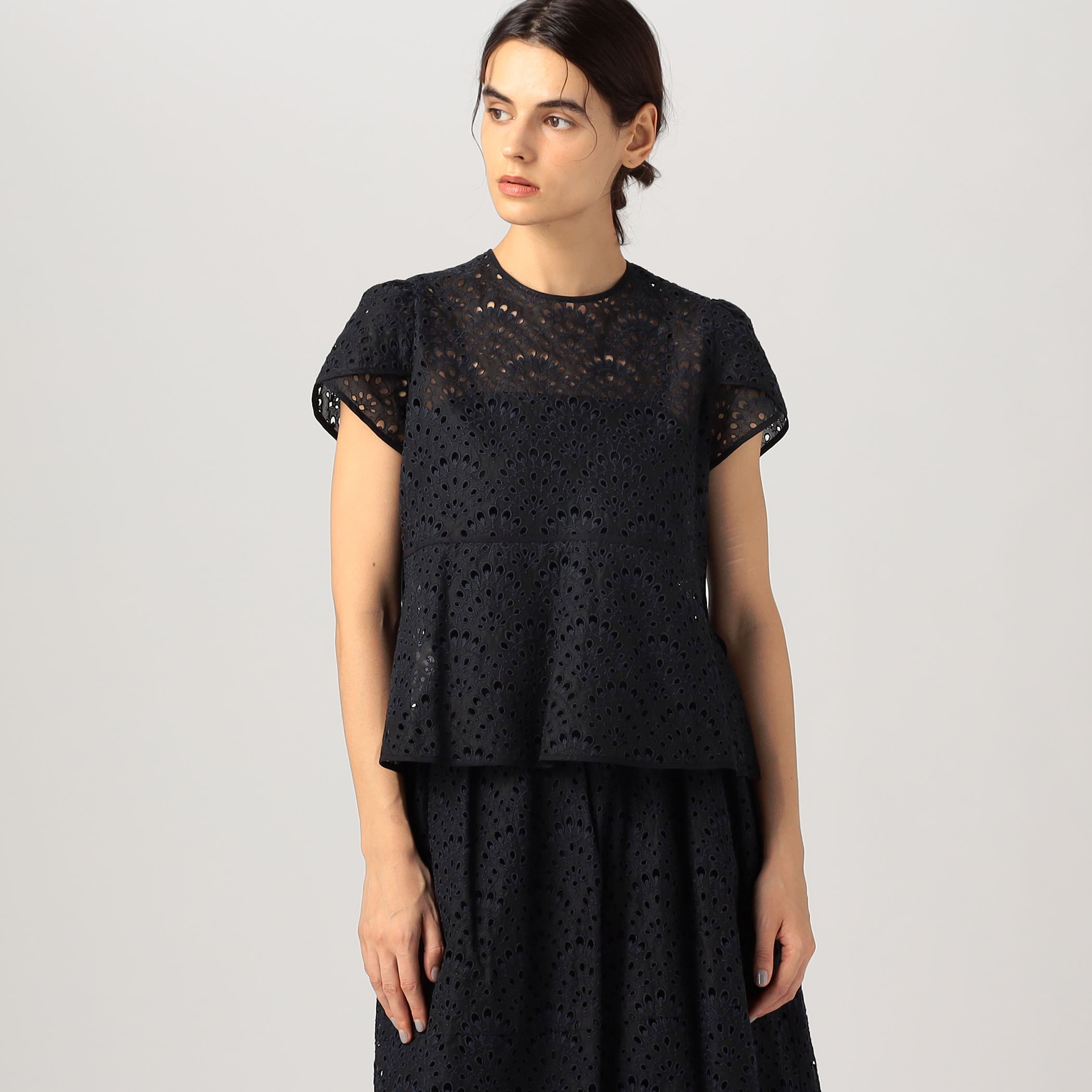 タグ付き✨2024 トゥモローランド ナップコットン ペタルスリーブプルオーバー タグ付き✨2024 トゥモローランド ナップコットン ペタルスリーブプル