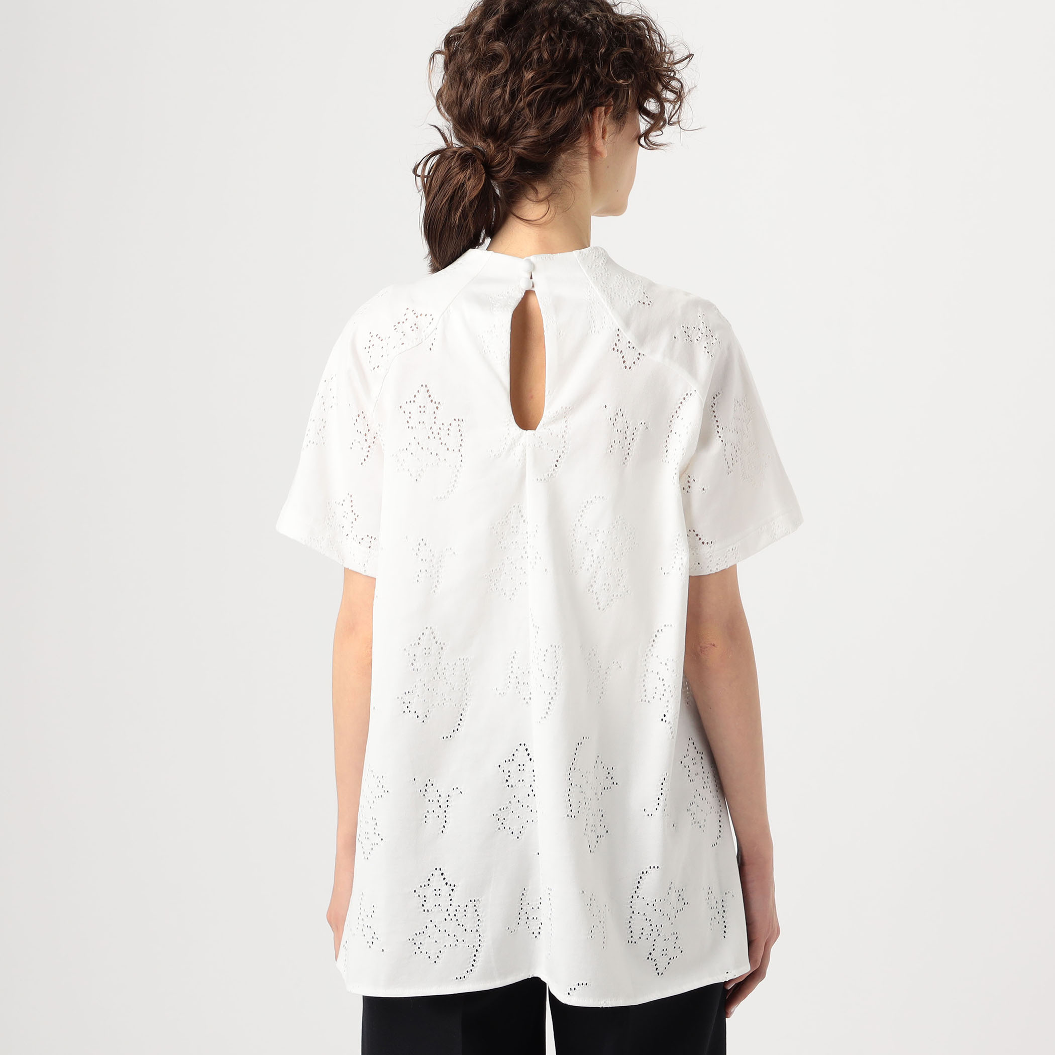 Mame Kurogouchi Eyelet Jersey Jacquard Top｜トゥモローランド 公式