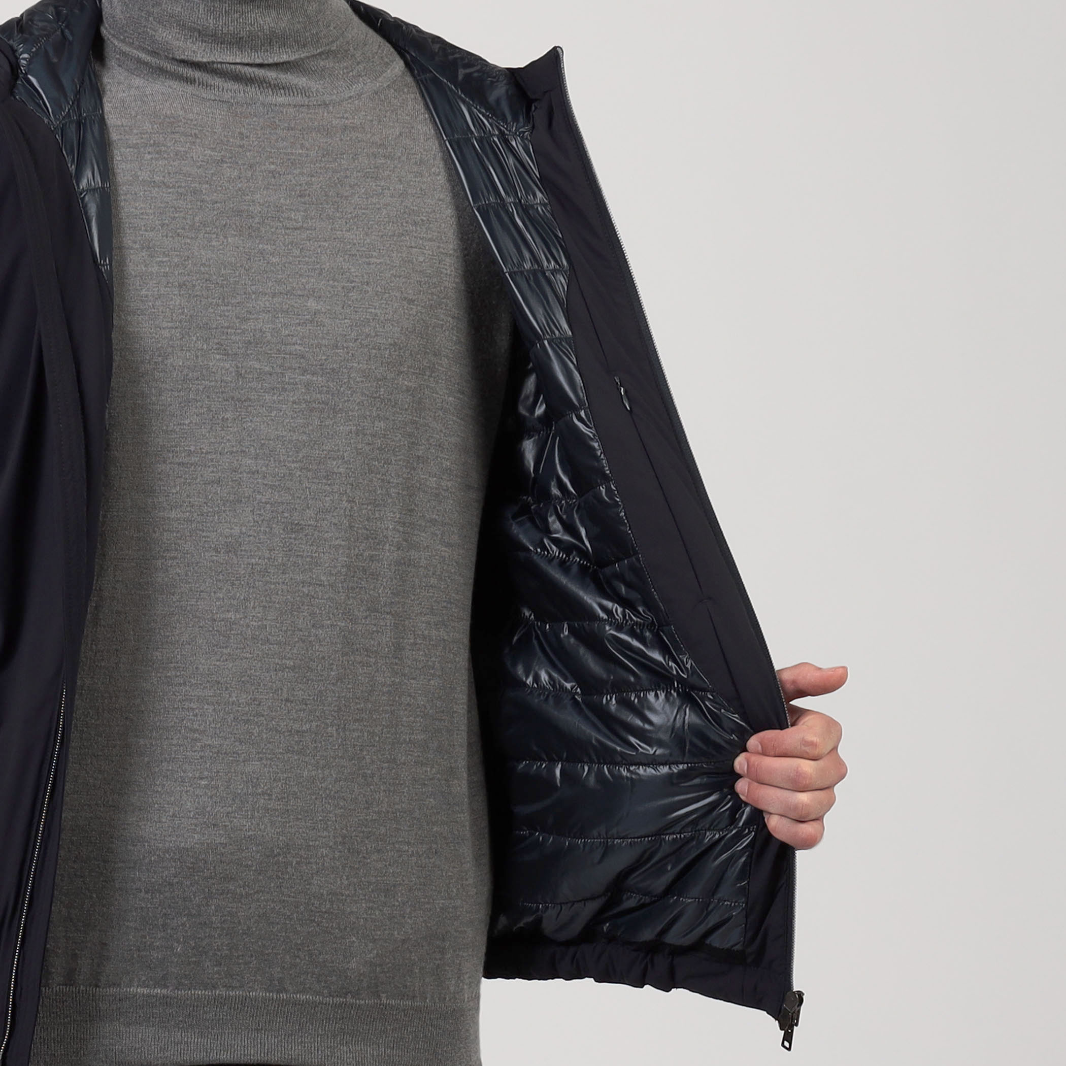 HERNO ナイロンストレッチ フーデット ブルゾン