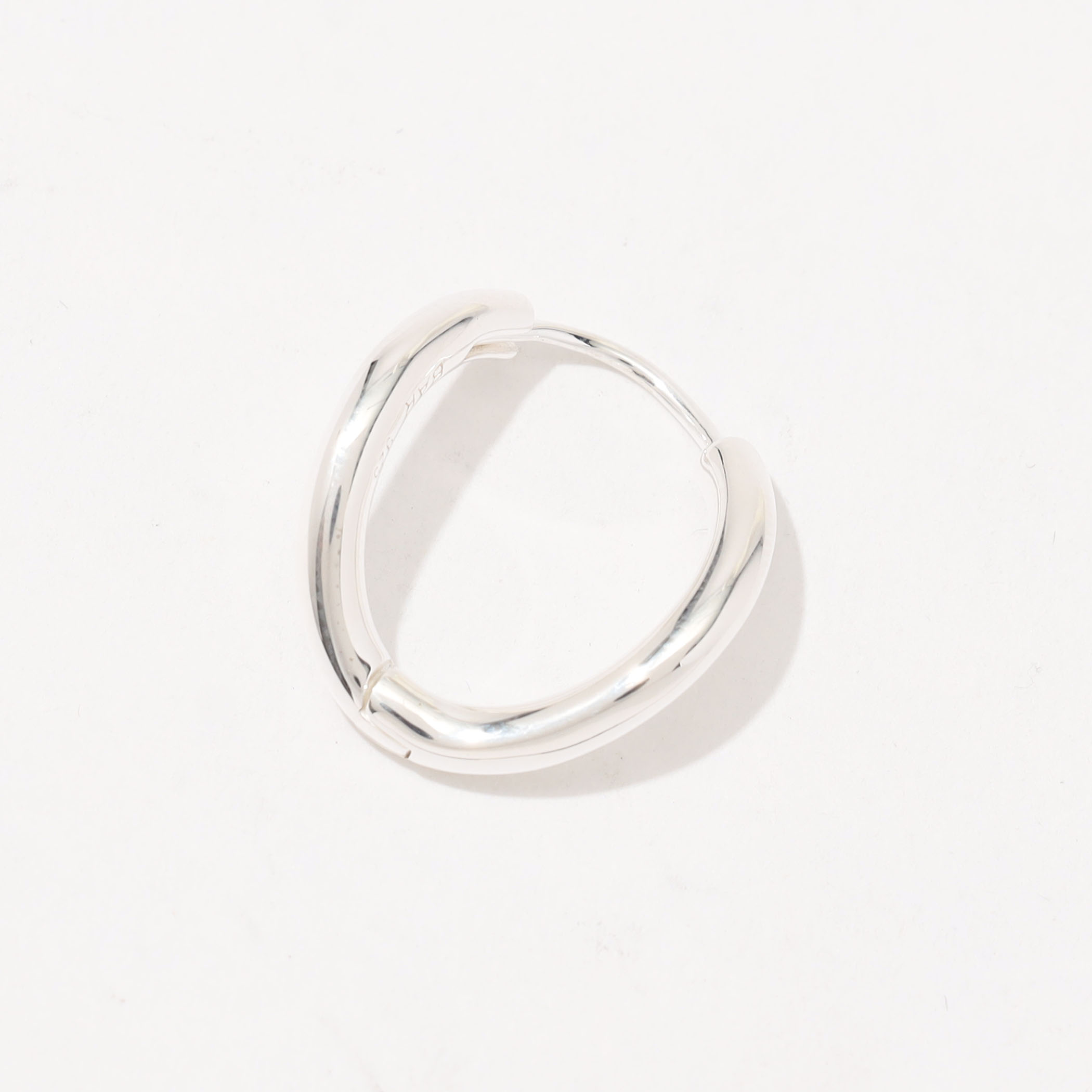 BAR Jewellery CHUNKY OUTLINE フープピアス｜トゥモローランド 公式通販