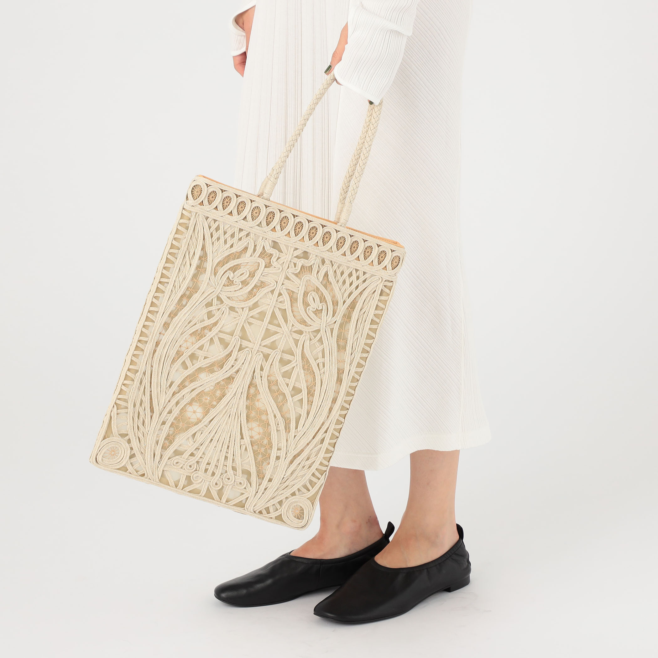 Mame Kurogouchi Embroidery Tote｜トゥモローランド 公式通販