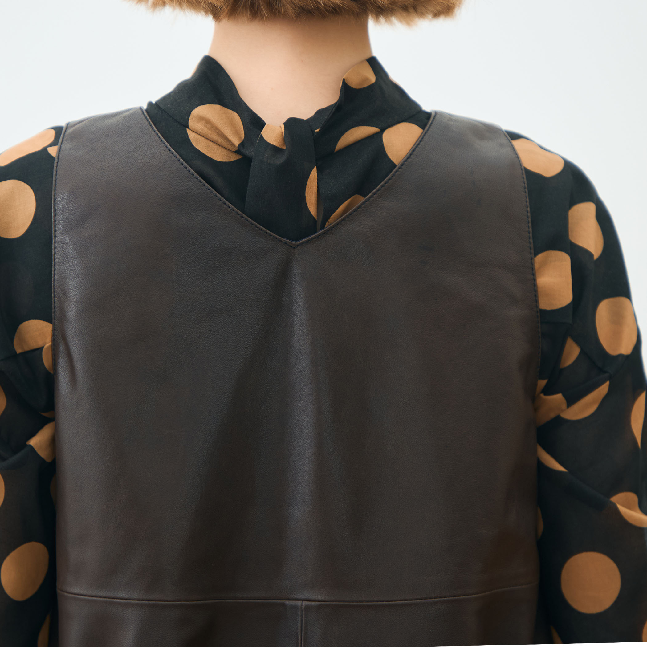 ベジタブルレザー フロンタブルジレ｜トゥモローランド 公式通販