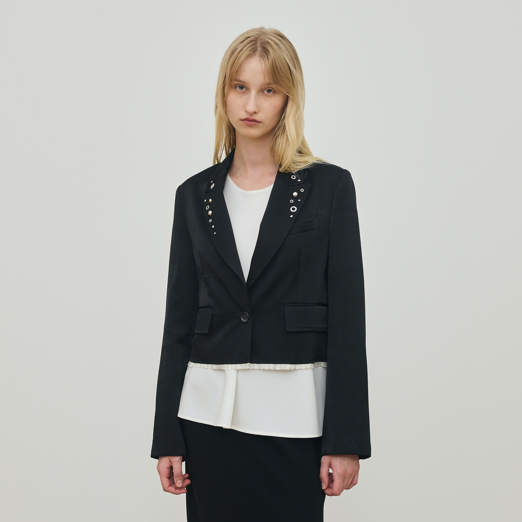 レーヨンウールサテン クロップドジャケット｜トゥモローランド